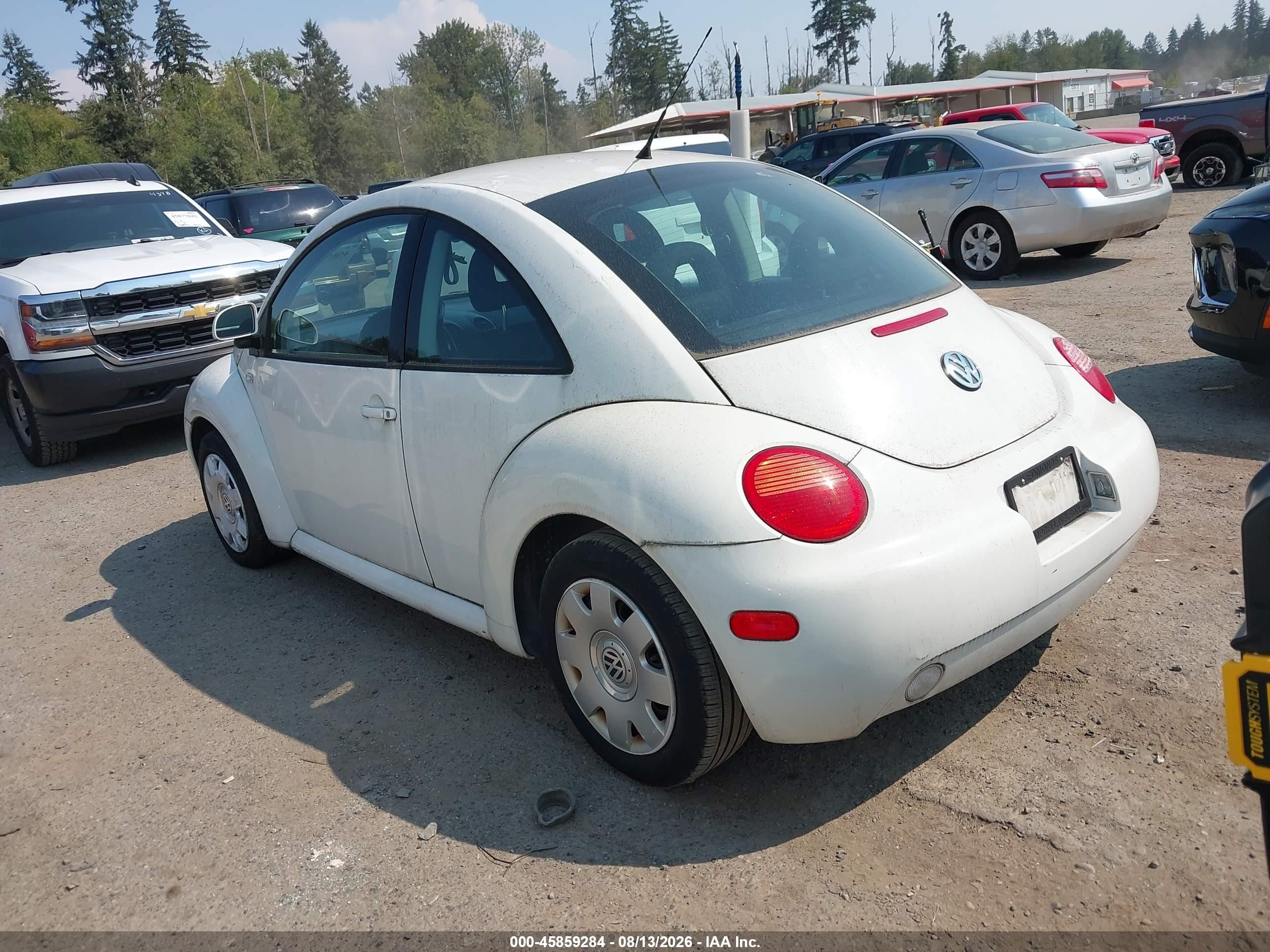 2000 Volkswagen New Beetle Gl White vin: 3VWBA21C3YM498310