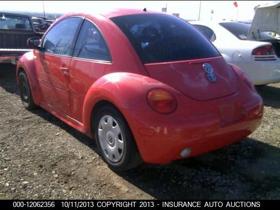 2000 Volkswagen New Beetle Gl vin: 3VWBA21C7YM499122