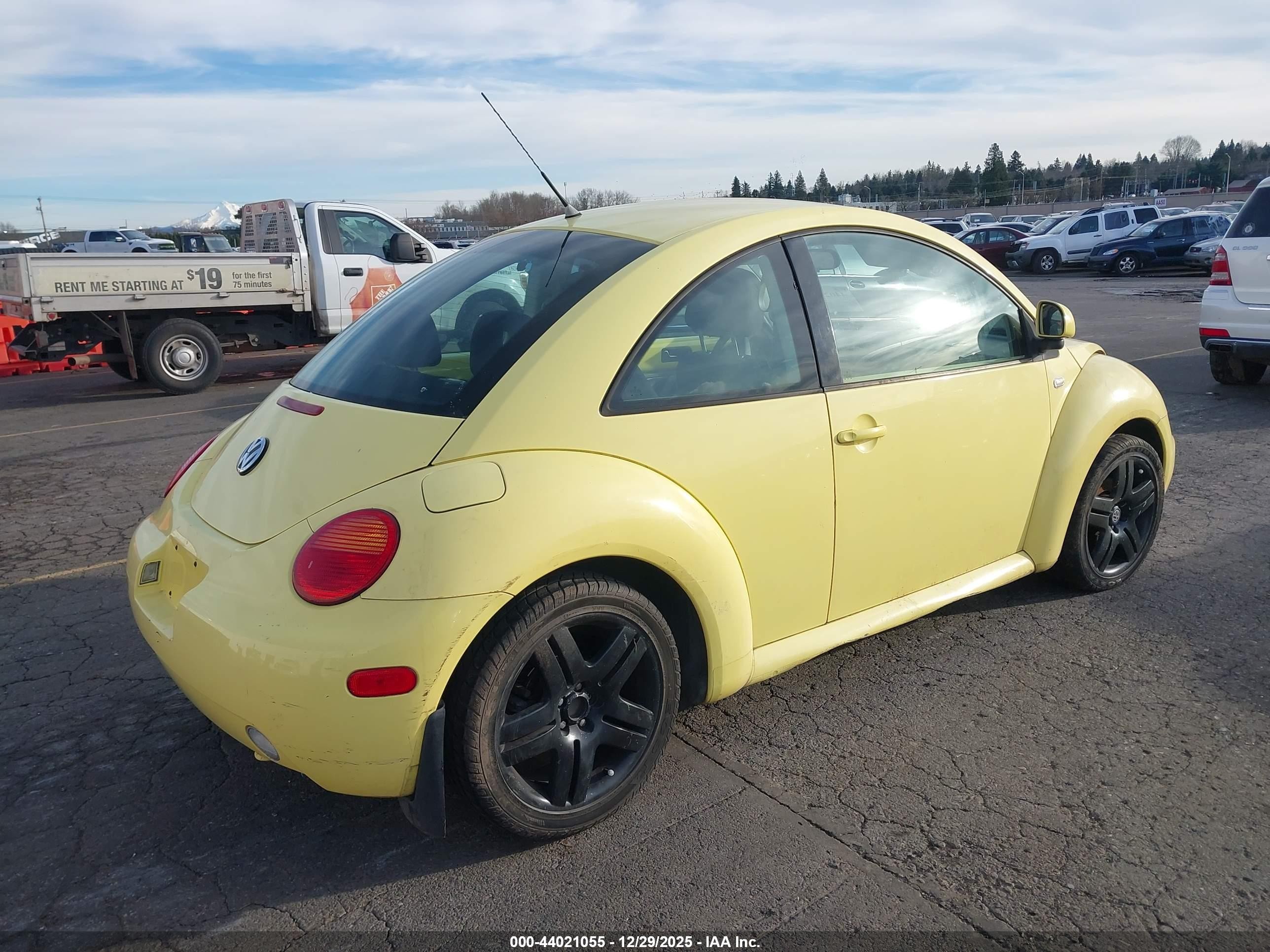 1999 Volkswagen New Beetle Gl Yellow vin: 3VWBA21C9XM448641