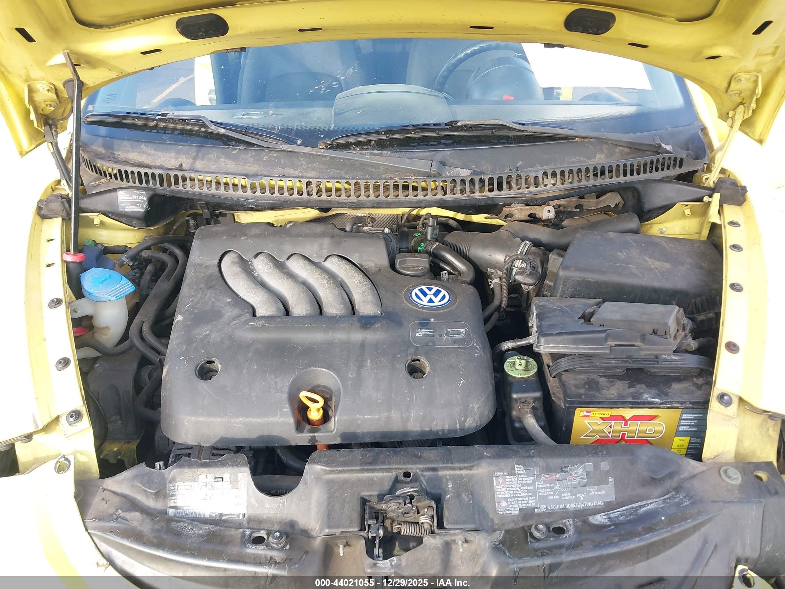 1999 Volkswagen New Beetle Gl Yellow vin: 3VWBA21C9XM448641