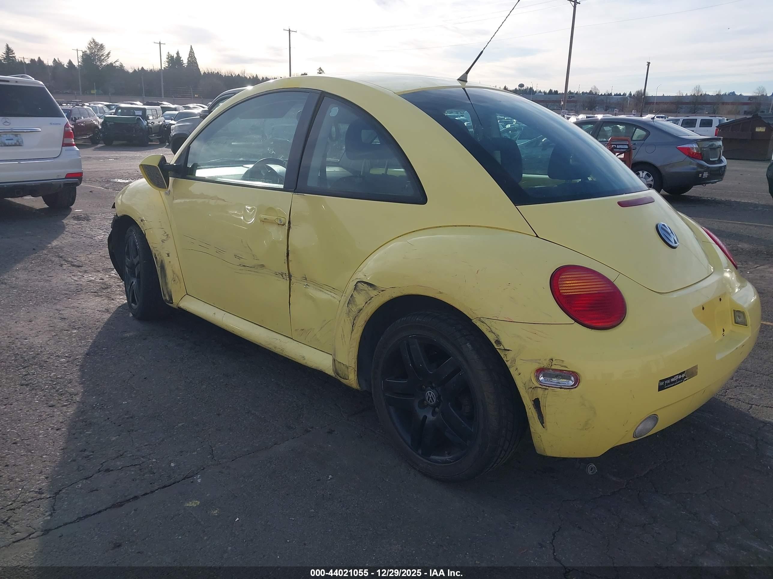 1999 Volkswagen New Beetle Gl Yellow vin: 3VWBA21C9XM448641