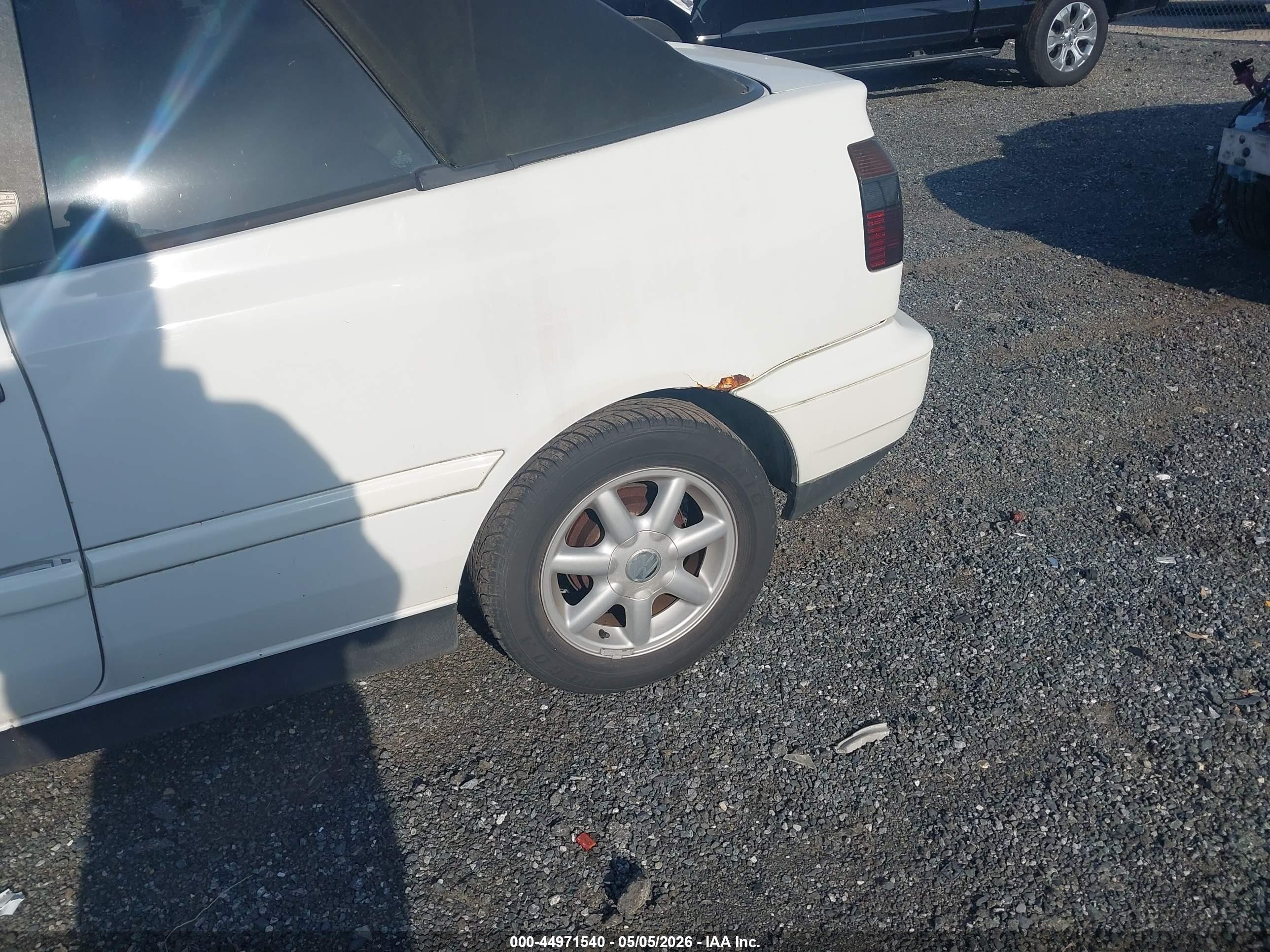 1998 Volkswagen Cabrio Gls White vin: 3VWBA61E3WM813130