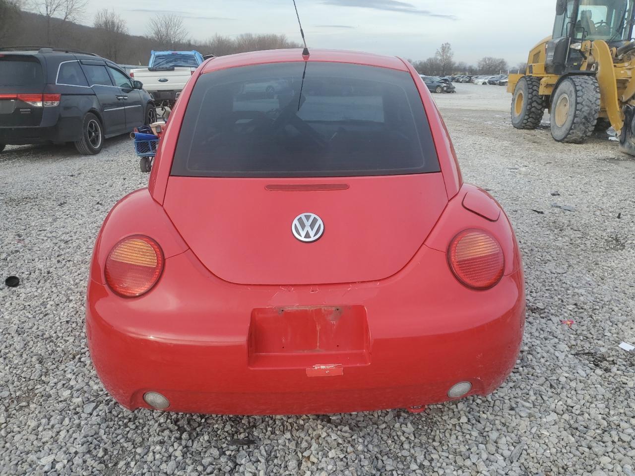 1998 Volkswagen New Beetle    Red vin: 3VWBB61C0WM004468