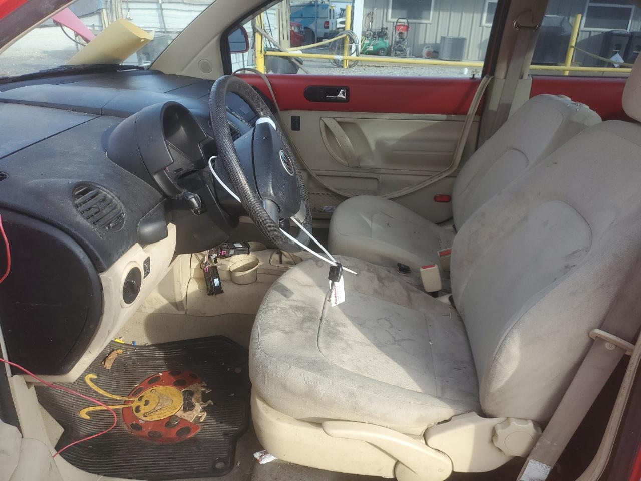 1998 Volkswagen New Beetle    Red vin: 3VWBB61C0WM004468