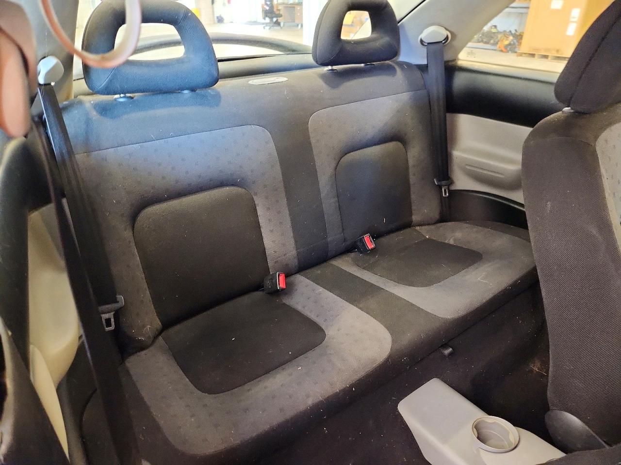 1998 Volkswagen New Beetle Black vin: 3VWBB61C0WM037907