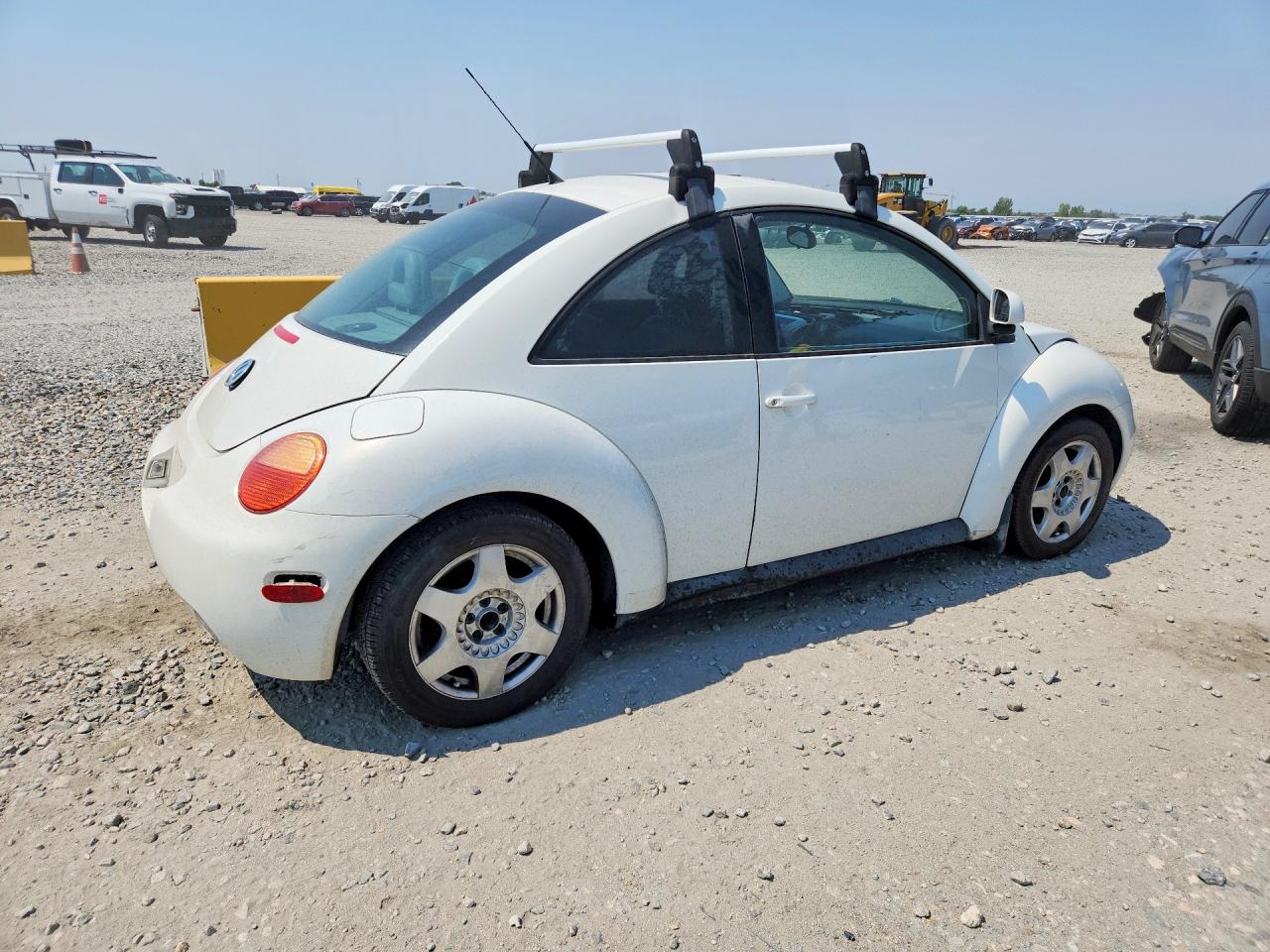 1998 Volkswagen New Beetle White vin: 3VWBB61C0WM048020