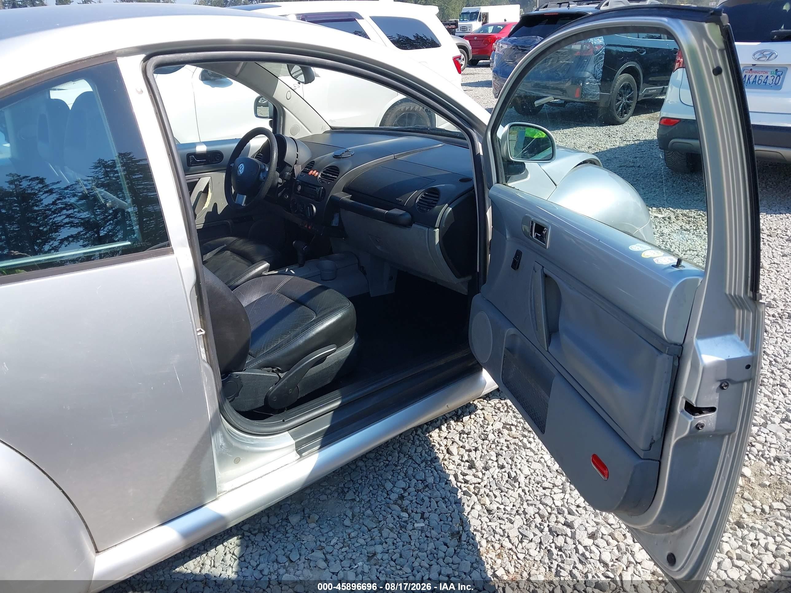 1998 Volkswagen New Beetle   Silver vin: 3VWBB61C4WM001489