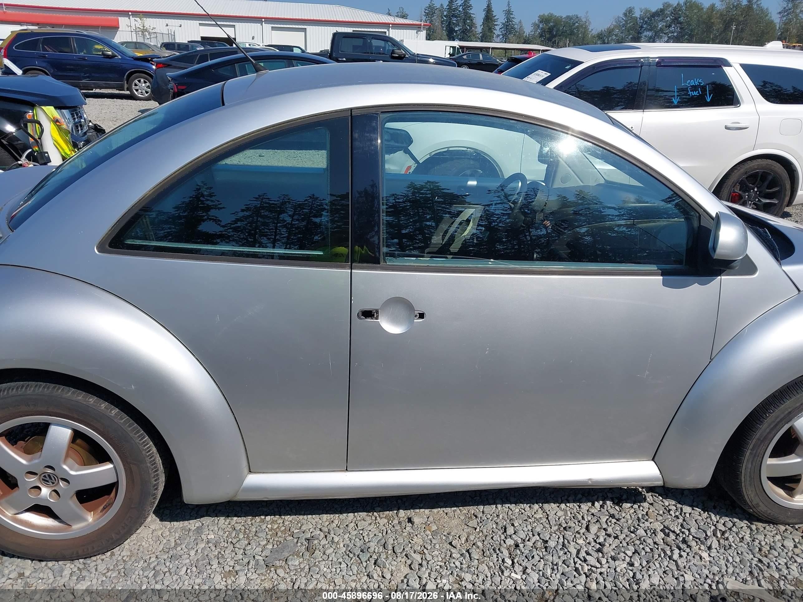 1998 Volkswagen New Beetle   Silver vin: 3VWBB61C4WM001489