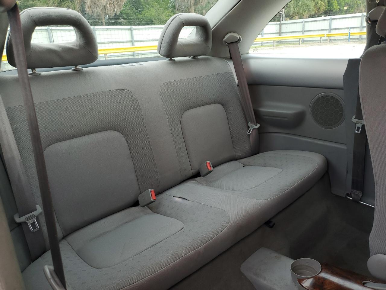 1998 Volkswagen New Beetle Серебряный vin: 3VWBB61C5WM030385