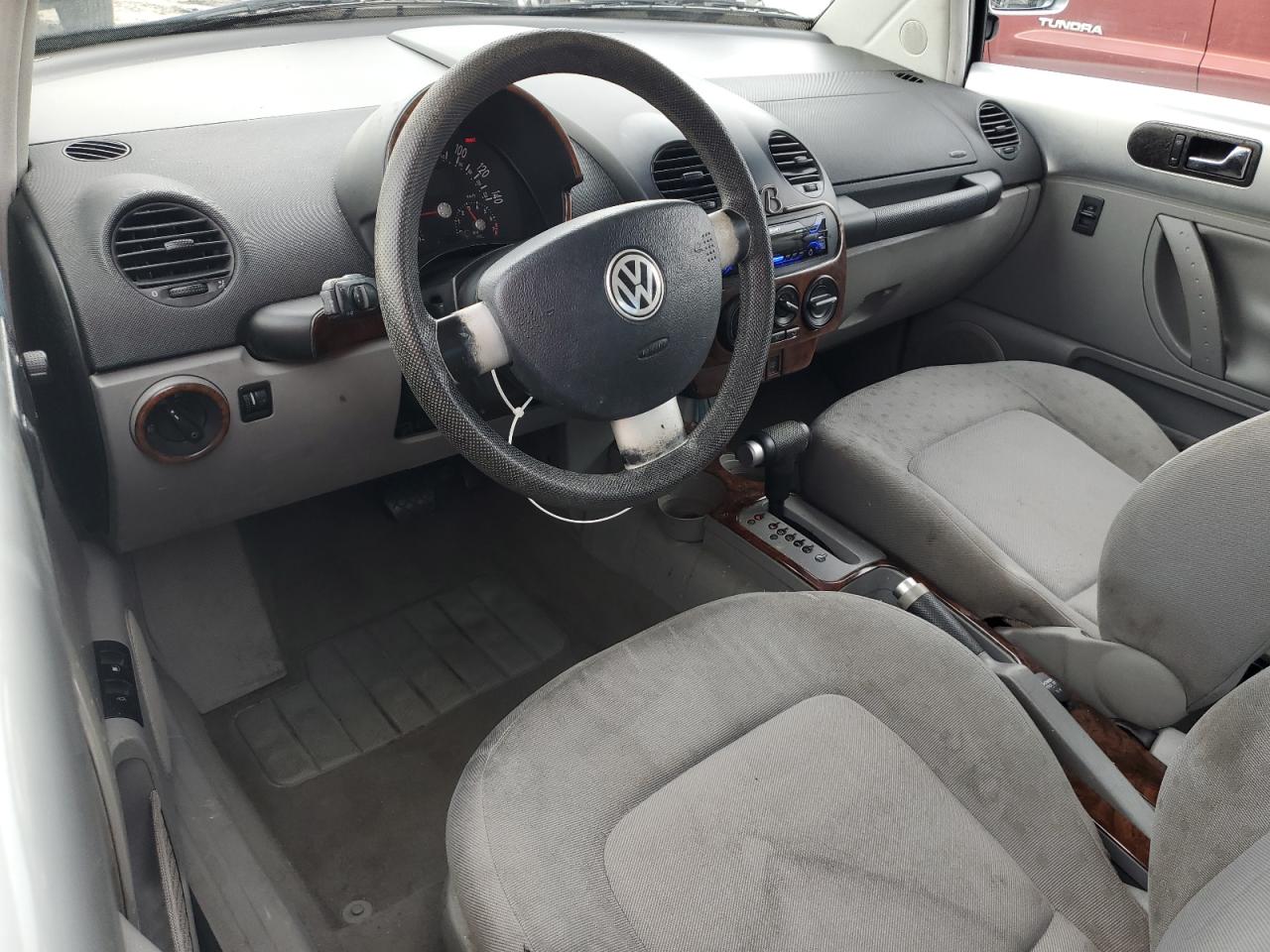 1998 Volkswagen New Beetle Серебряный vin: 3VWBB61C5WM030385