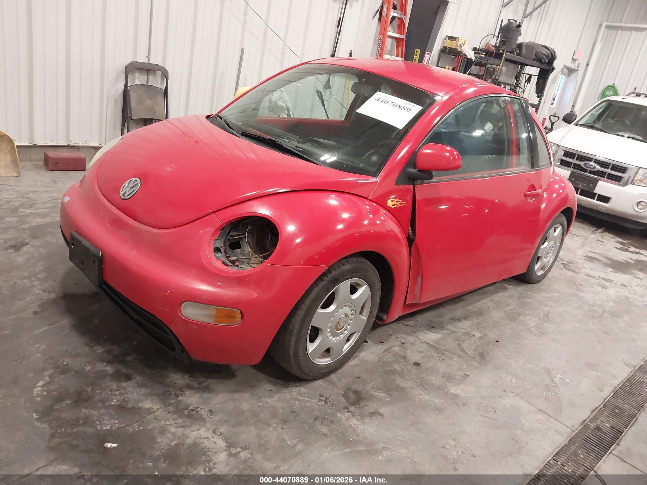 1998 Volkswagen New Beetle   Red vin: 3VWBB61C5WM040043