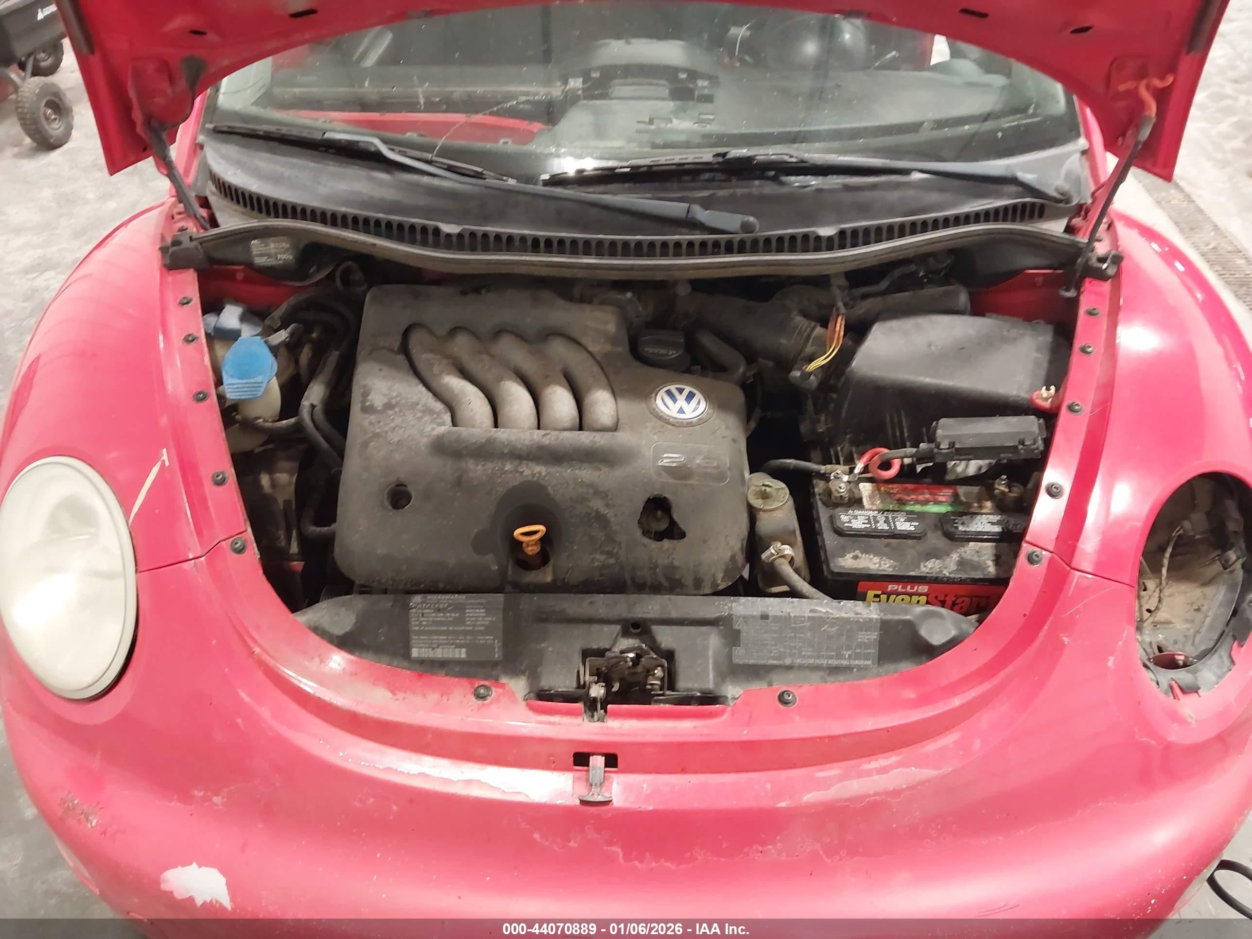 1998 Volkswagen New Beetle   Red vin: 3VWBB61C5WM040043