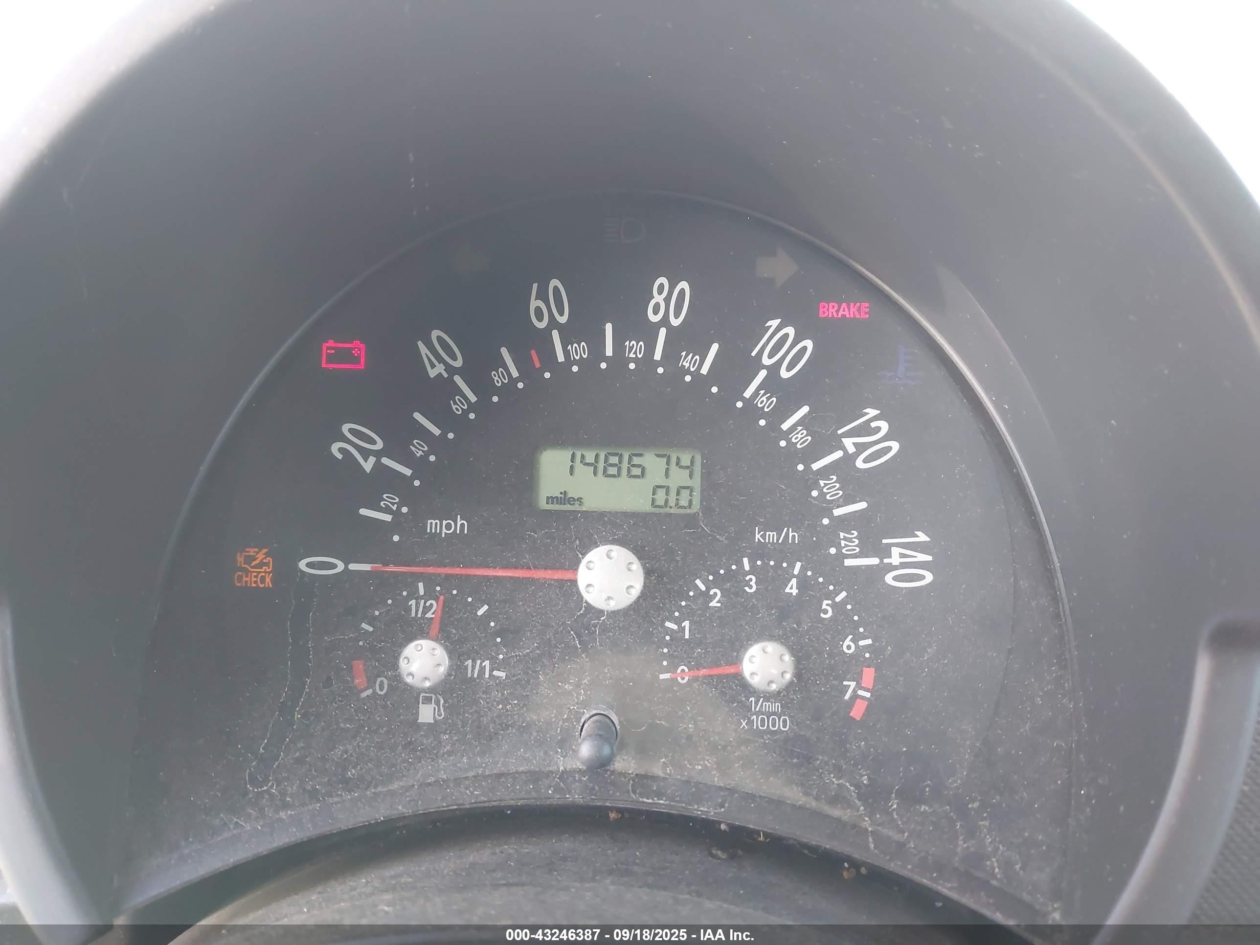 1998 Volkswagen New Beetle White vin: 3VWBB61C6WM021694