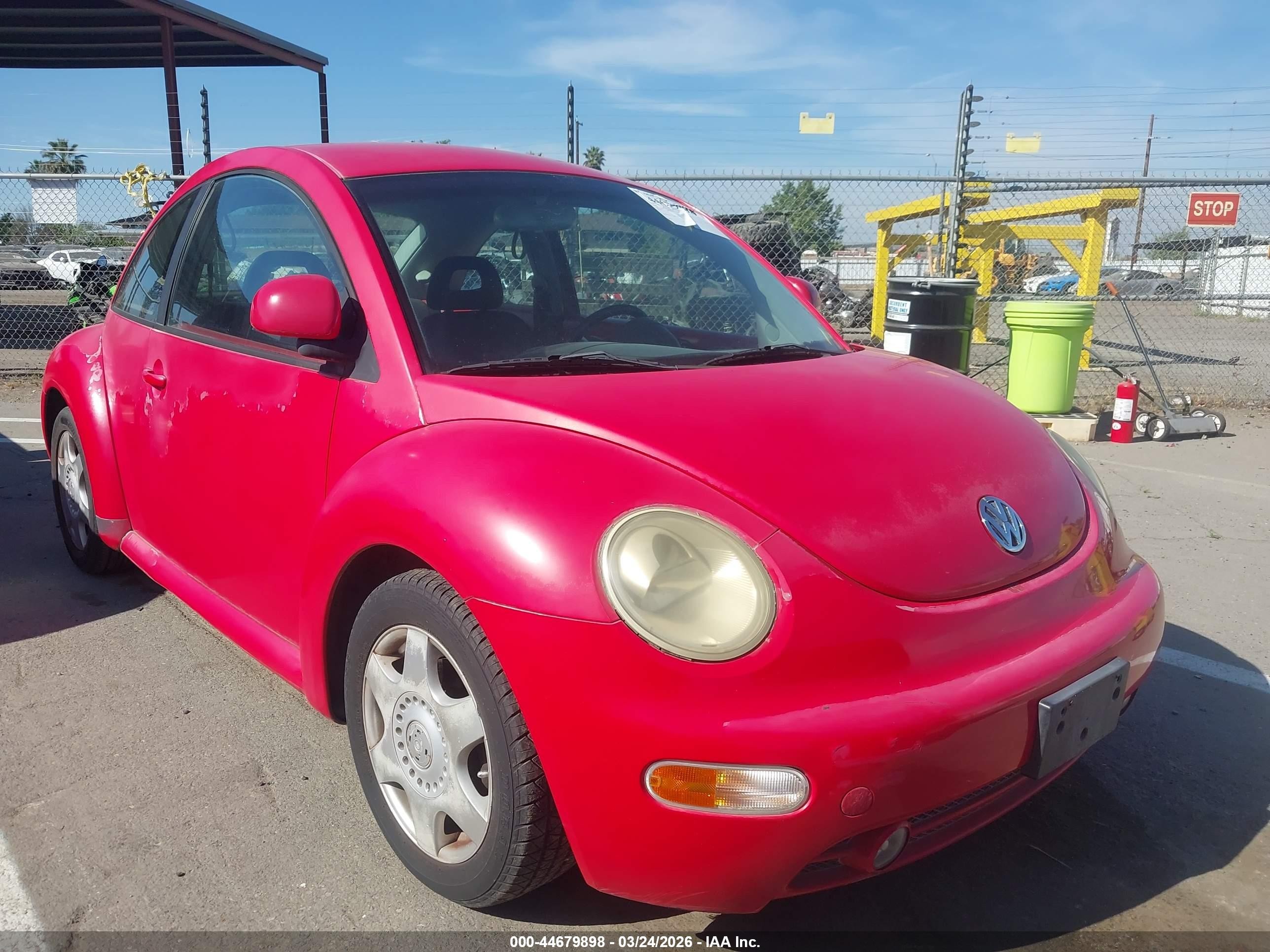 1998 Volkswagen New Beetle   Красный vin: 3VWBB61C7WM007741