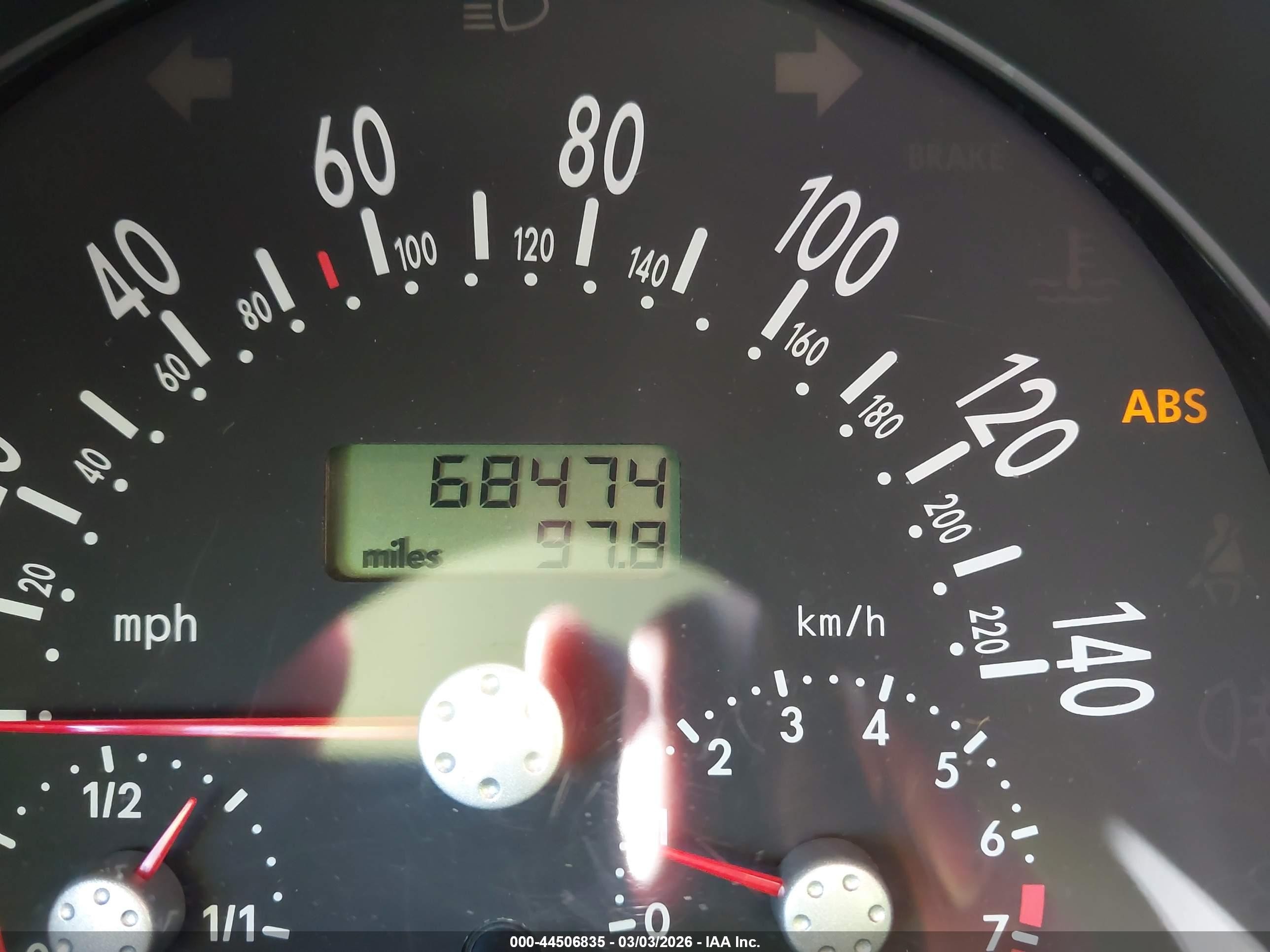 1998 Volkswagen New Beetle   Серебряный vin: 3VWBB61C7WM015290