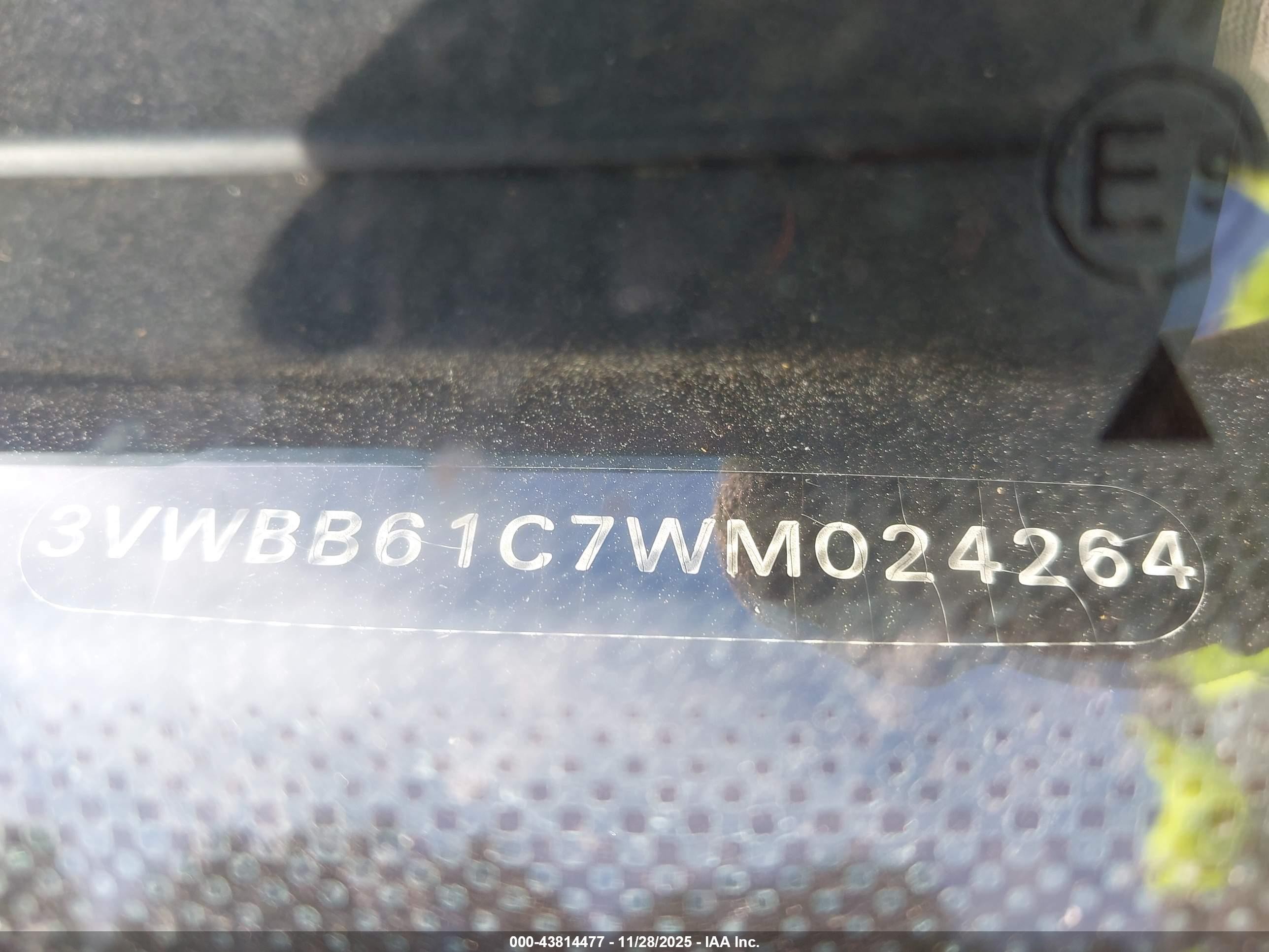 1998 Volkswagen New Beetle   Красный vin: 3VWBB61C7WM024264