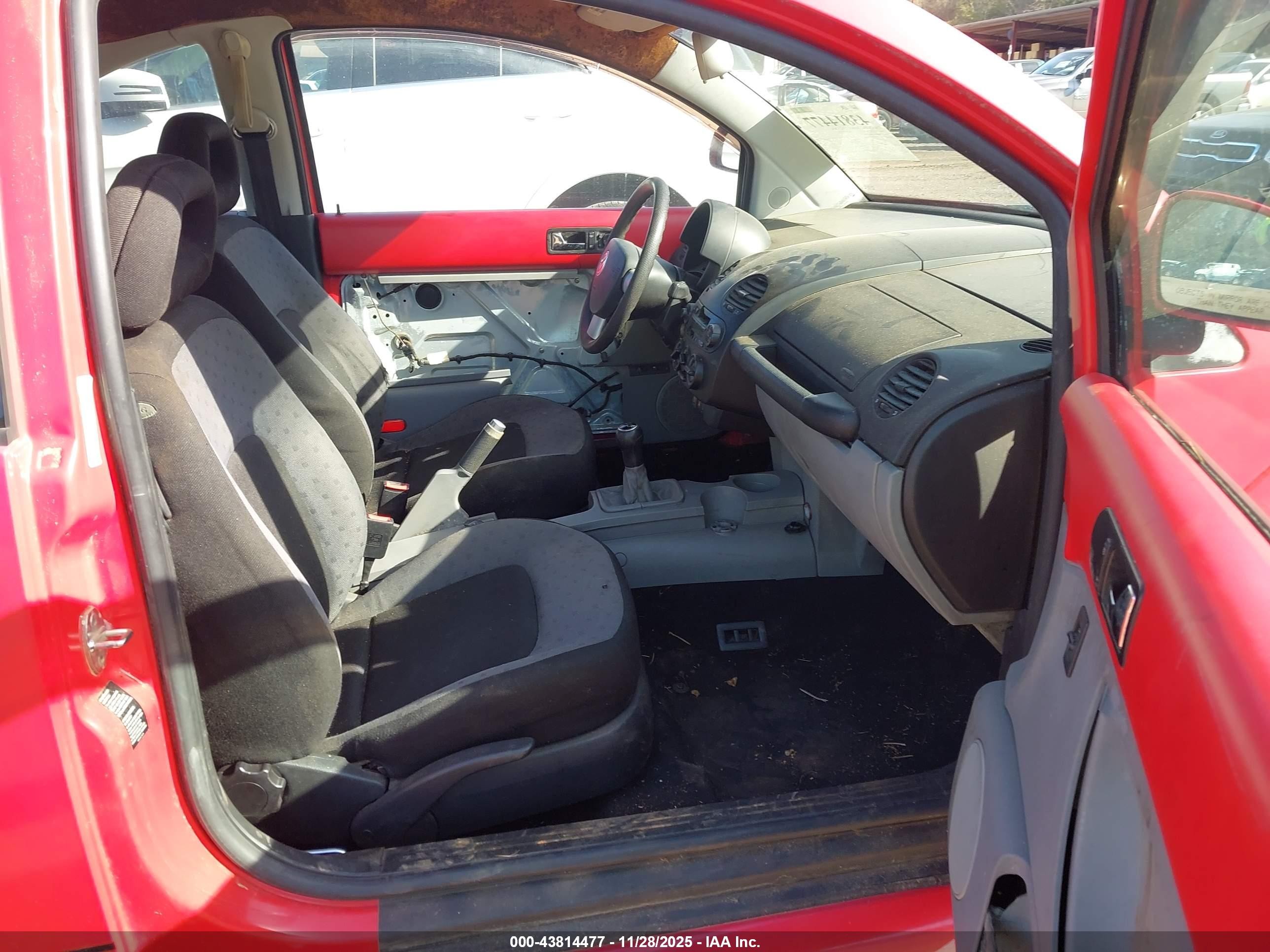 1998 Volkswagen New Beetle   Красный vin: 3VWBB61C7WM024264