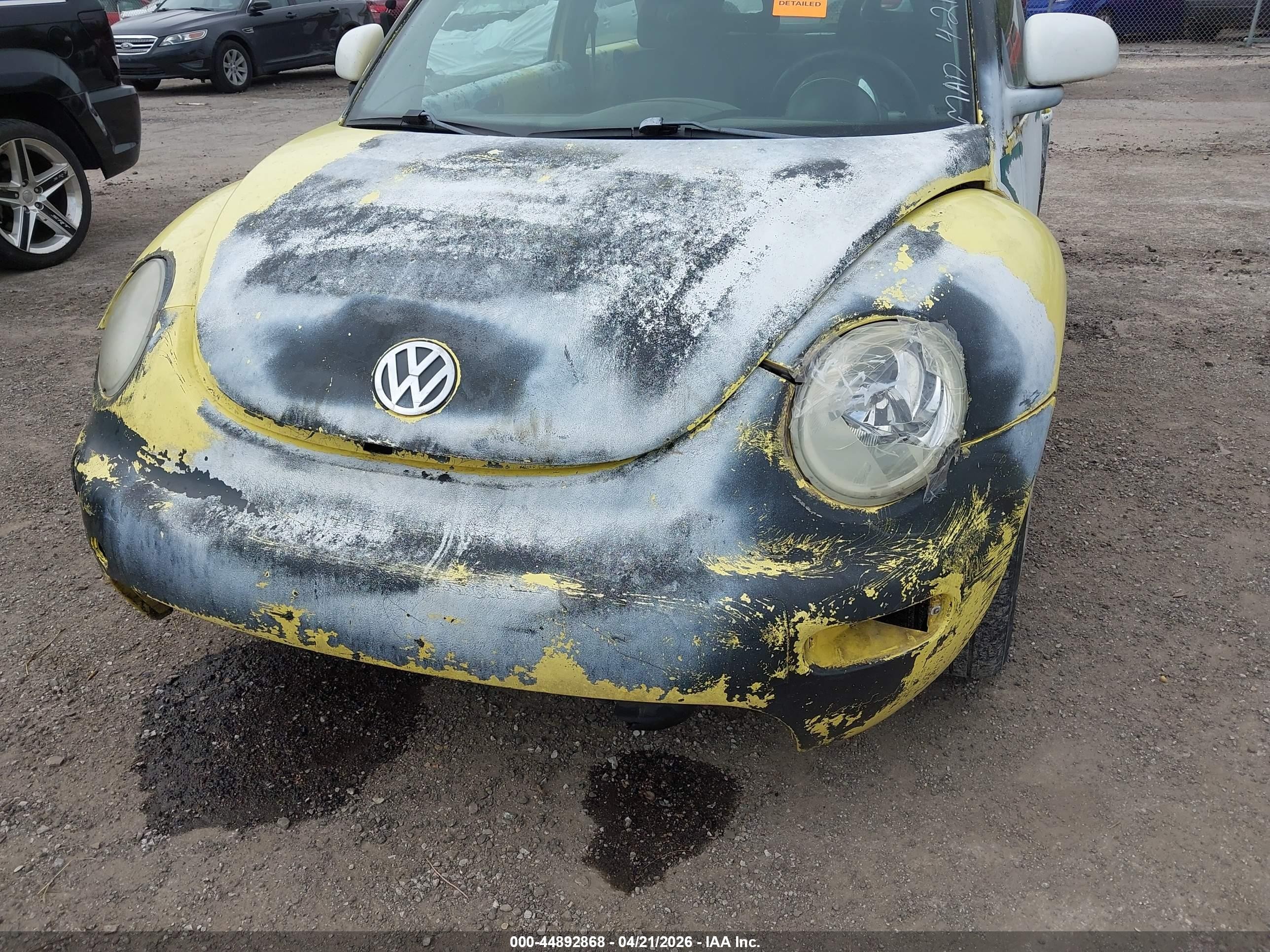 1998 Volkswagen New Beetle   Yellow vin: 3VWBB61C8WM045172