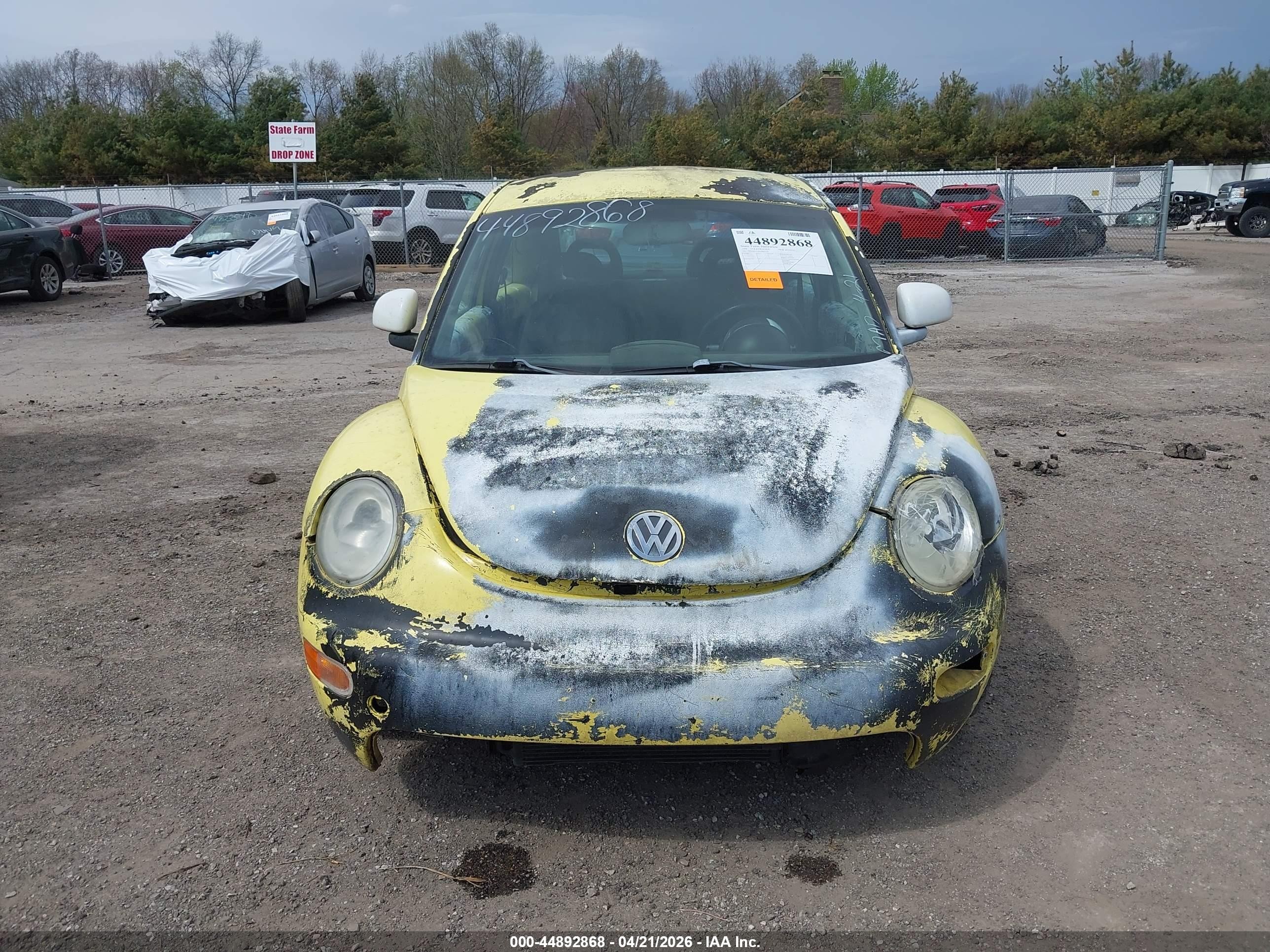 1998 Volkswagen New Beetle   Yellow vin: 3VWBB61C8WM045172