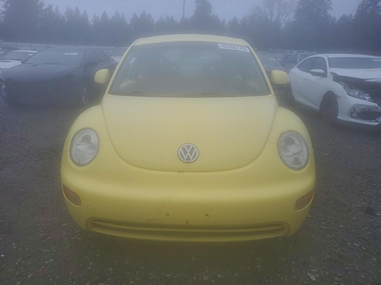 1998 Volkswagen New Beetle Желтый vin: 3VWBB61C9WM041955