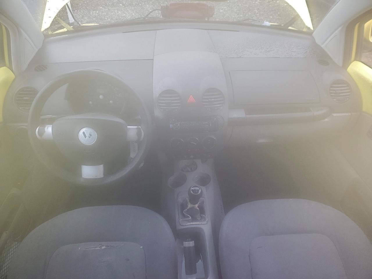 1998 Volkswagen New Beetle Желтый vin: 3VWBB61C9WM041955
