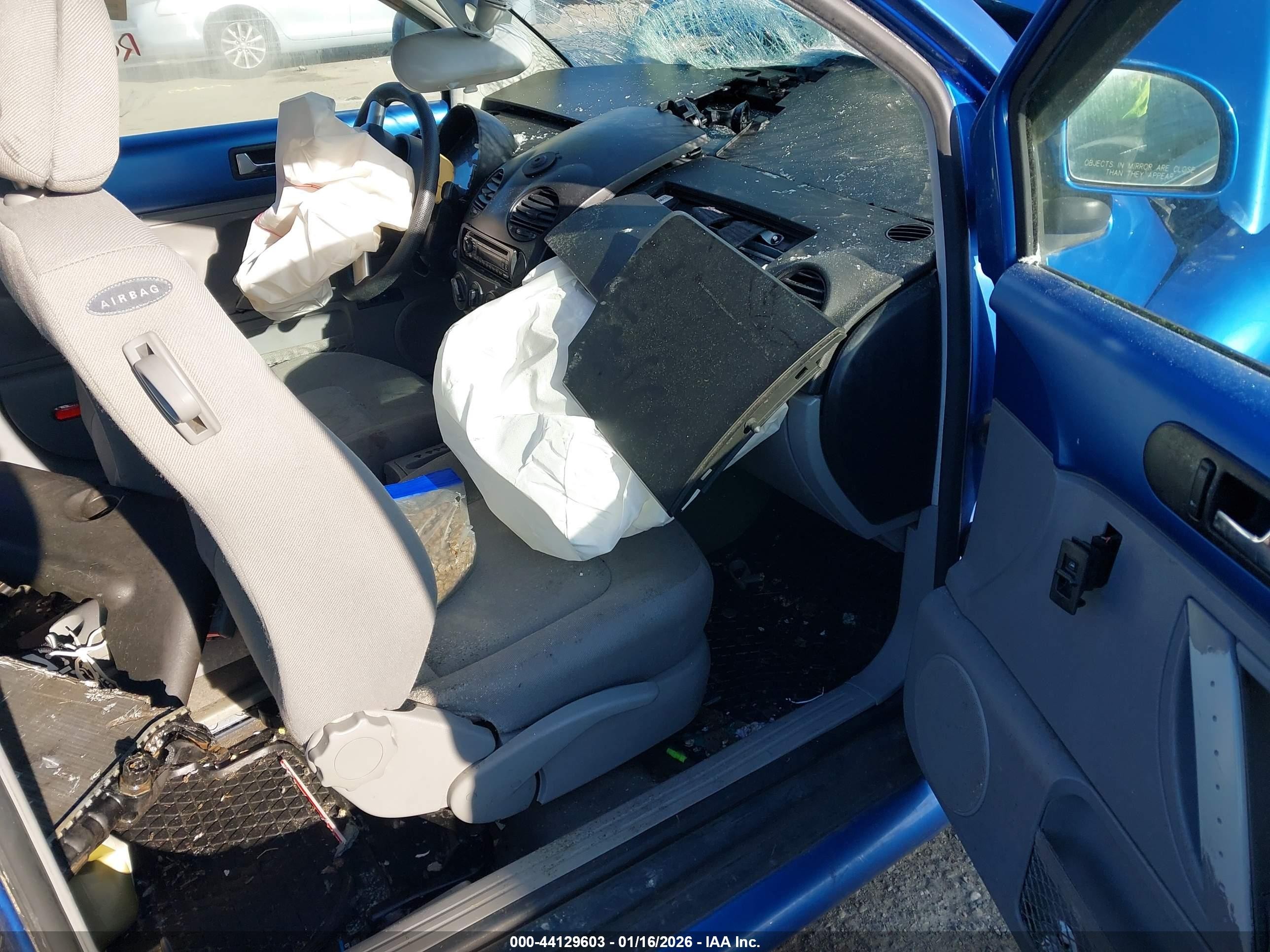 1998 Volkswagen New Beetle   Blue vin: 3VWBB61CXWM006888