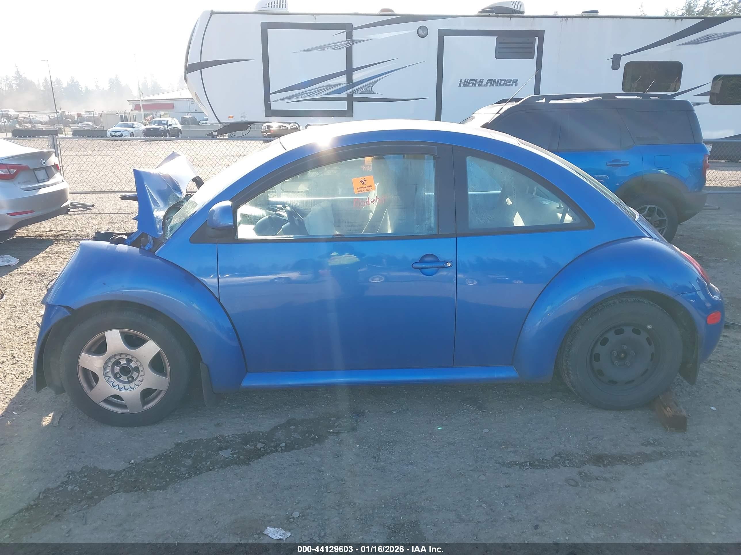 1998 Volkswagen New Beetle   Blue vin: 3VWBB61CXWM006888