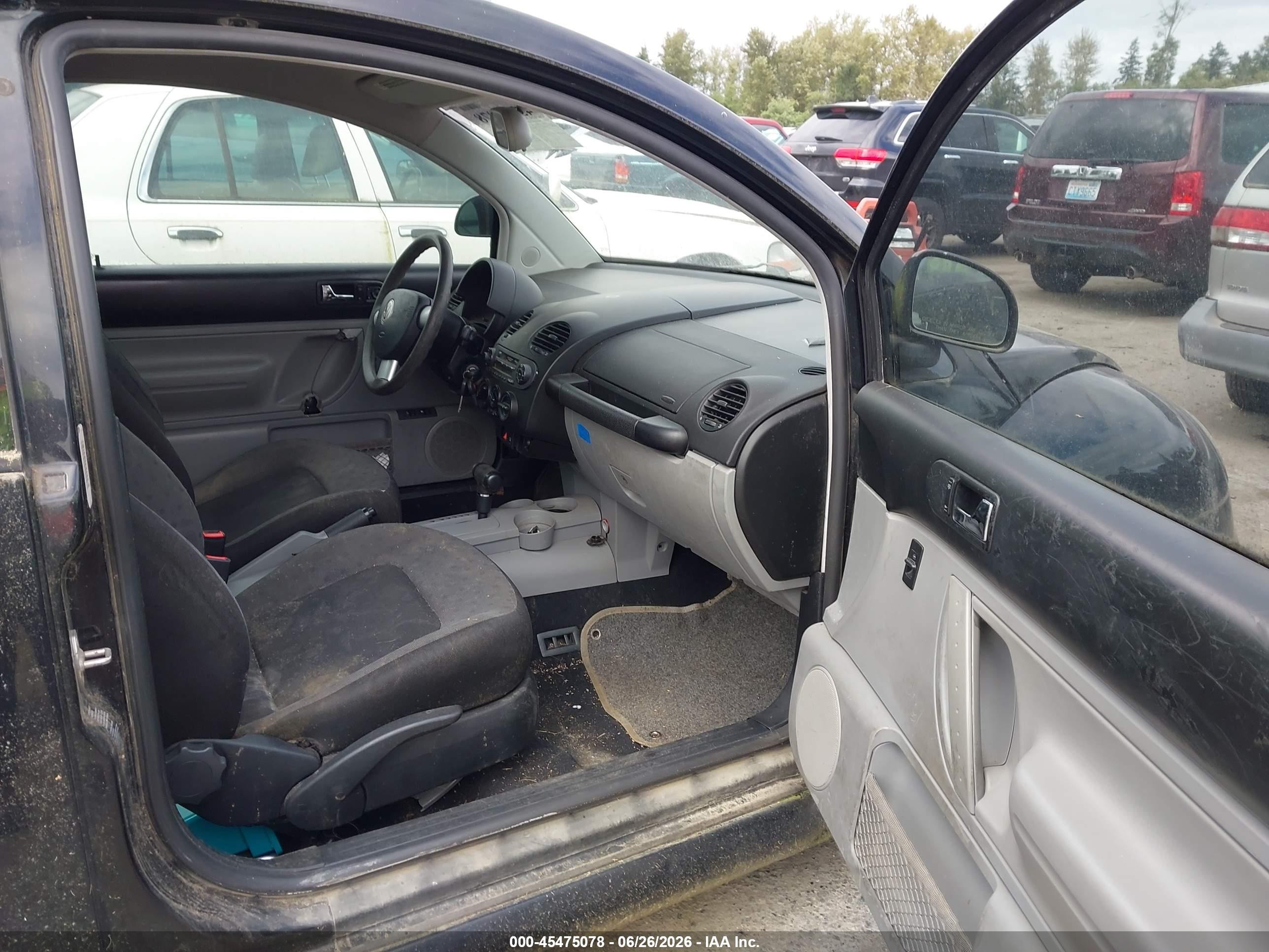 1998 Volkswagen New Beetle   Черный vin: 3VWBB61CXWM012223