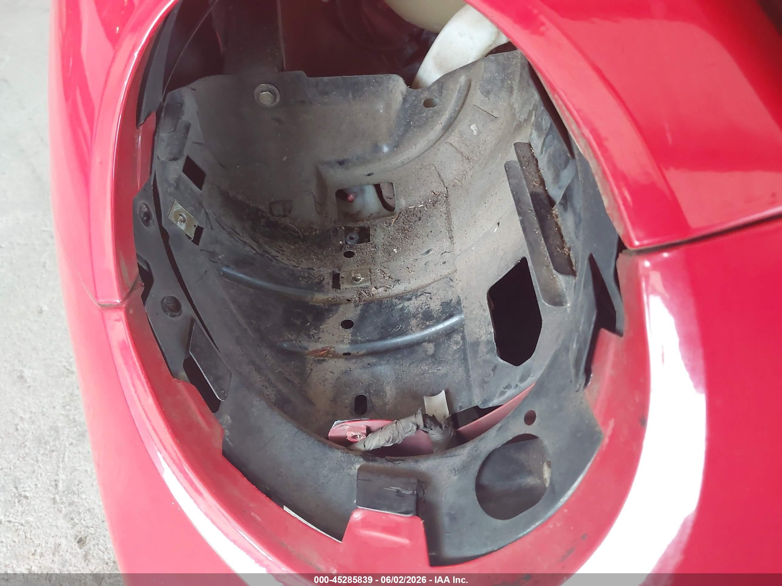 1998 Volkswagen New Beetle   Red vin: 3VWBB61CXWM024887