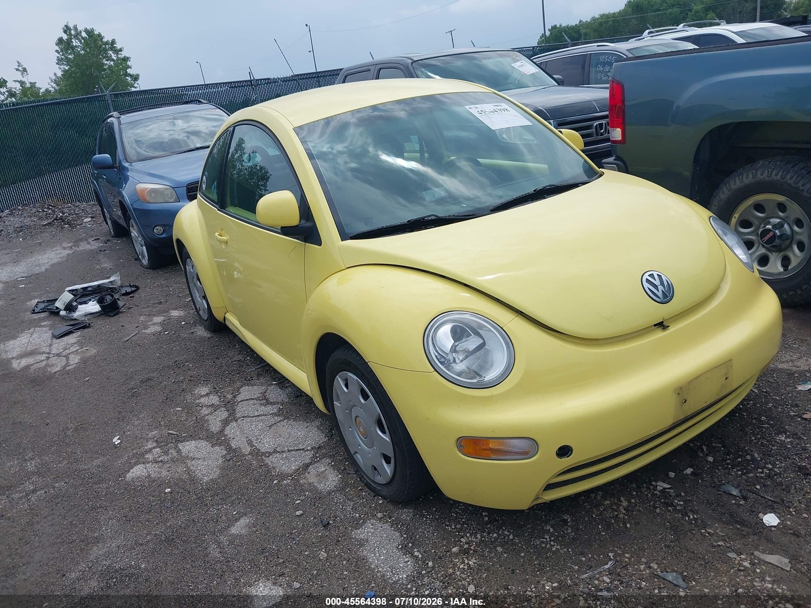 1998 Volkswagen New Beetle   Желтый vin: 3VWBB61CXWM050342