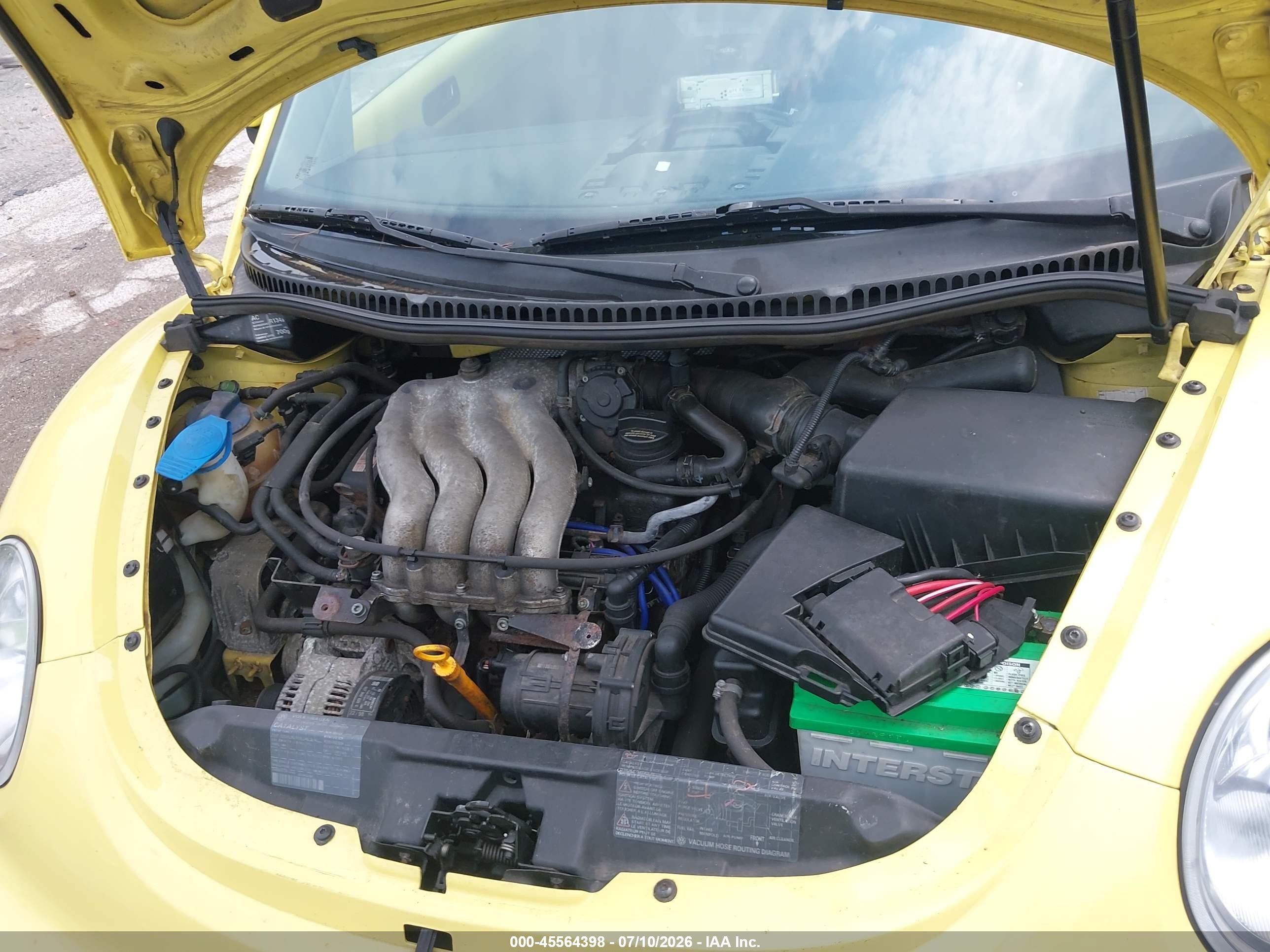 1998 Volkswagen New Beetle   Желтый vin: 3VWBB61CXWM050342