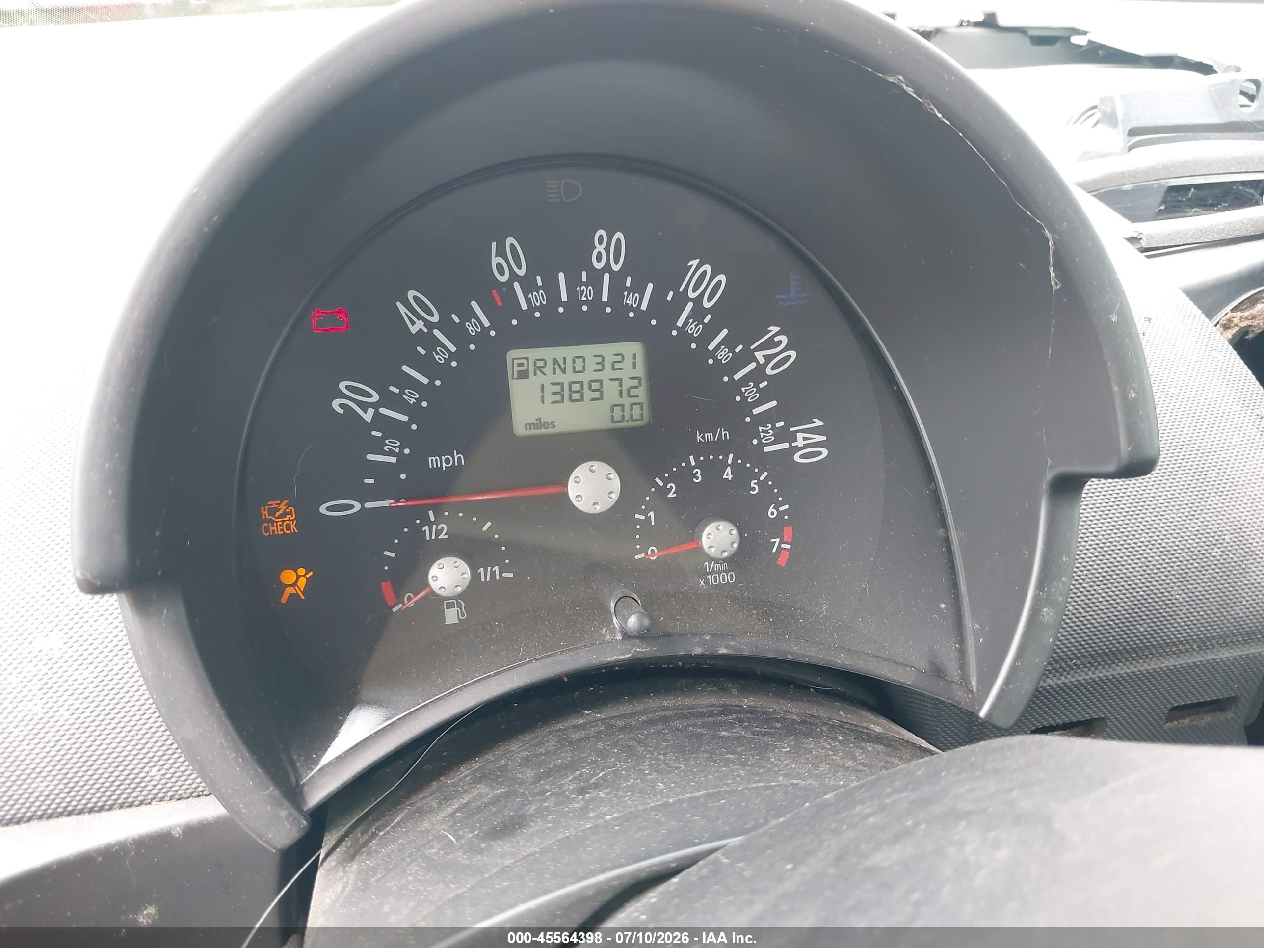 1998 Volkswagen New Beetle   Желтый vin: 3VWBB61CXWM050342
