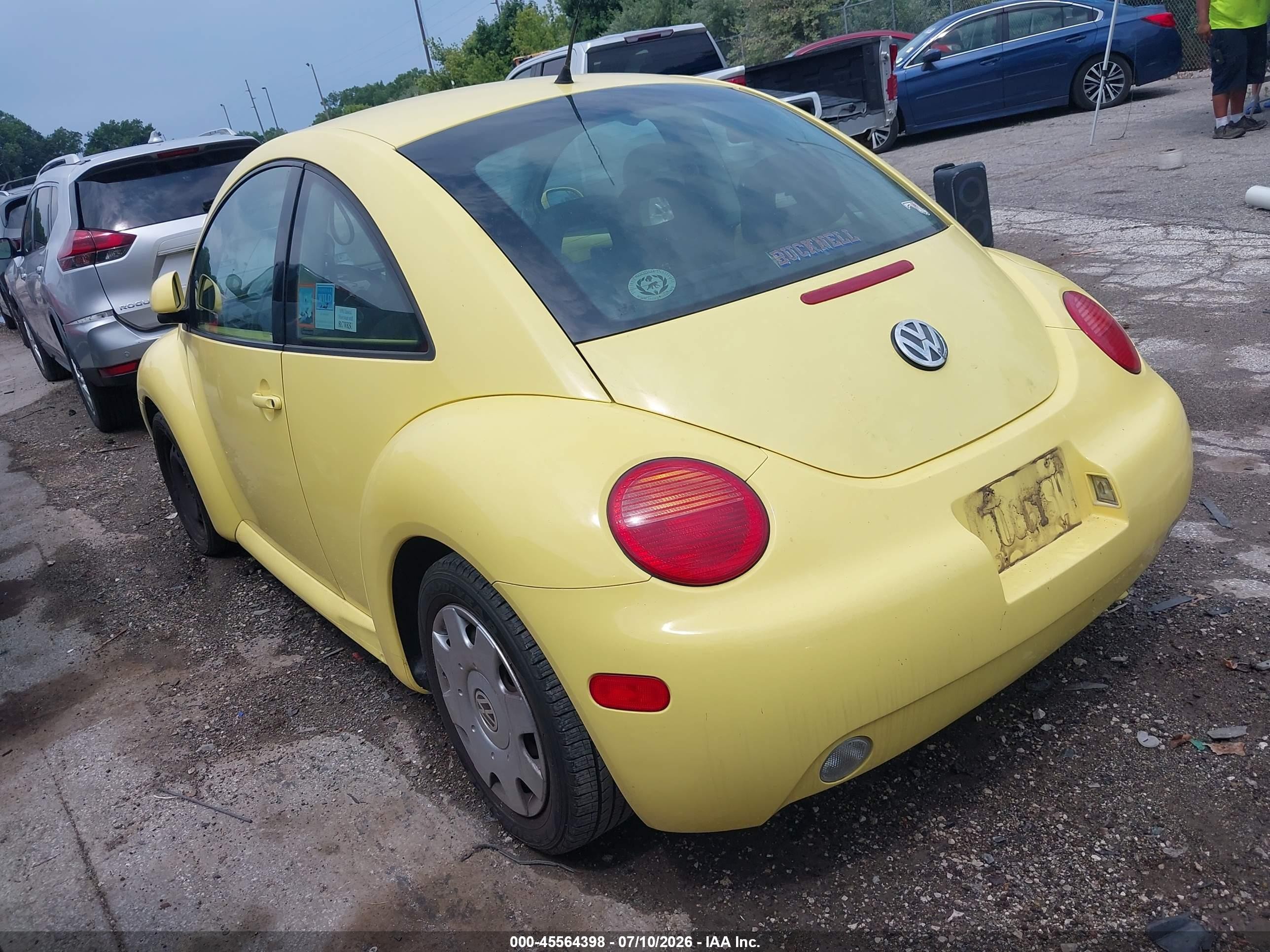 1998 Volkswagen New Beetle   Желтый vin: 3VWBB61CXWM050342