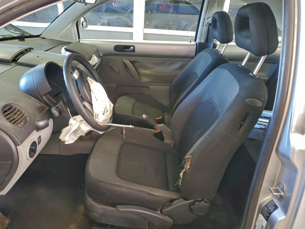1999 Volkswagen New Beetle Gl Silver vin: 3VWBC21C0XM470747