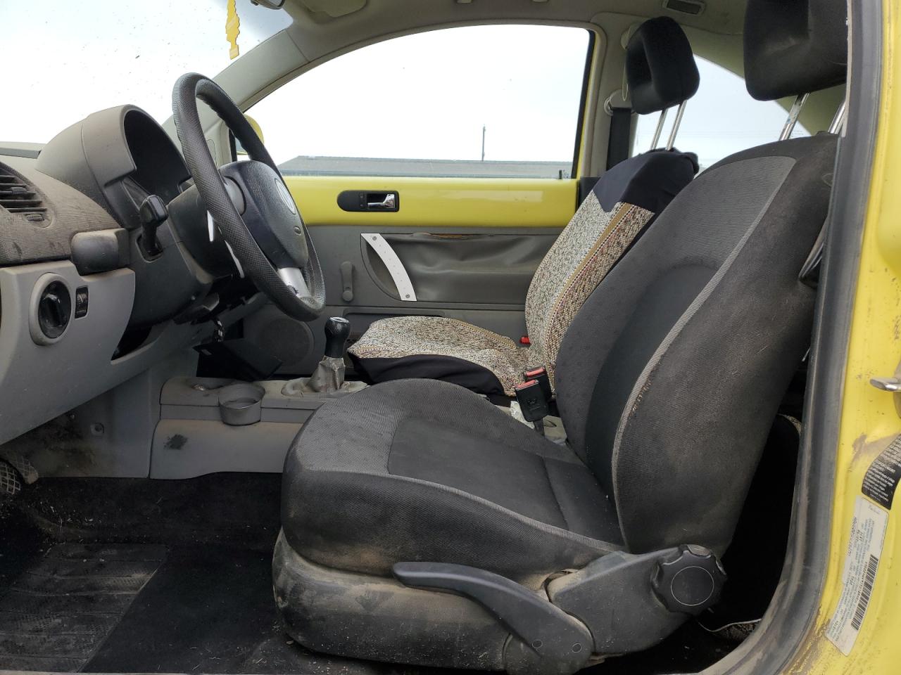 1999 Volkswagen New Beetle Gl Желтый vin: 3VWBC21C6XM420564