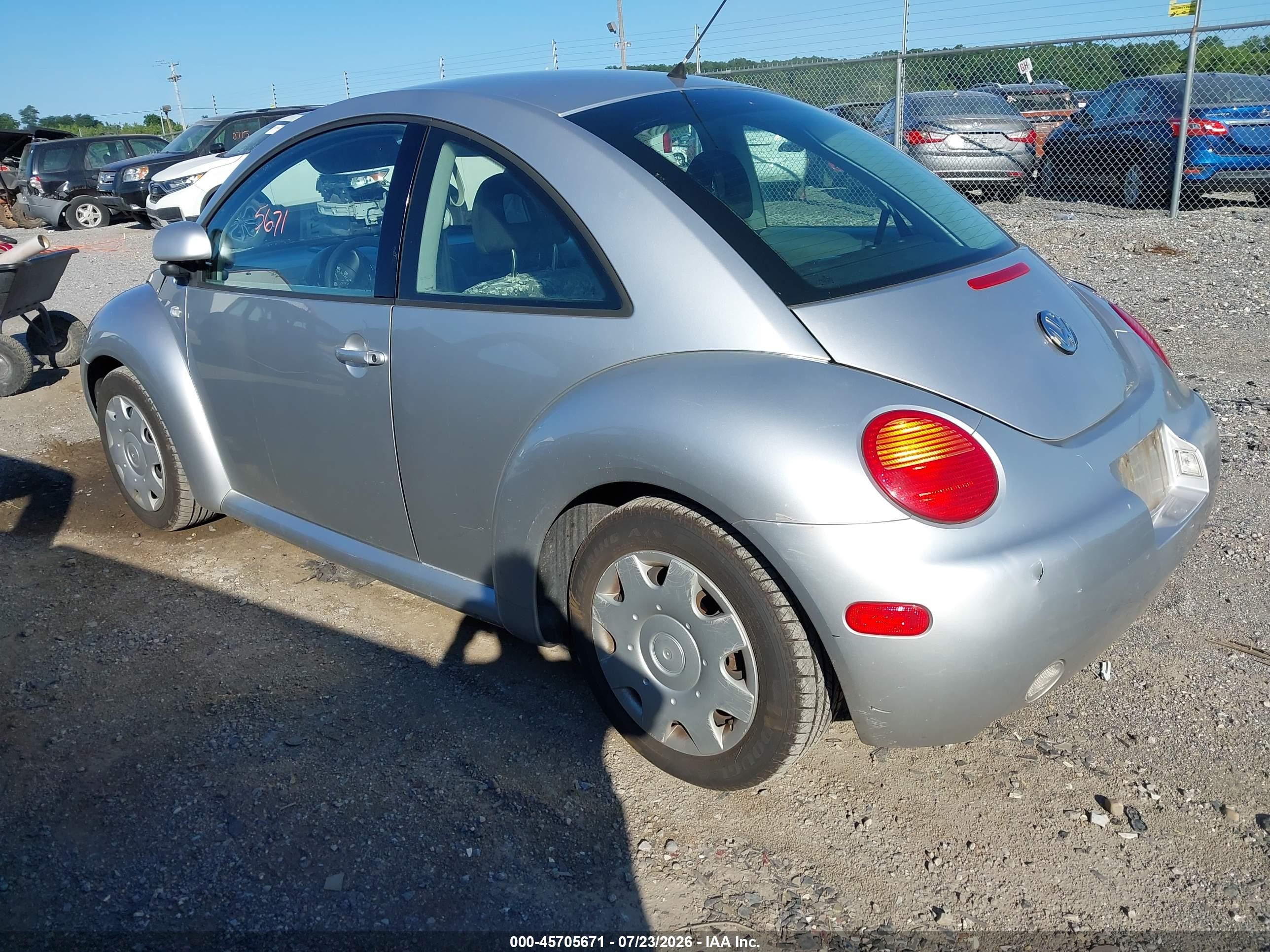 2000 Volkswagen New Beetle Gl Silver vin: 3VWBC21C7YM453722