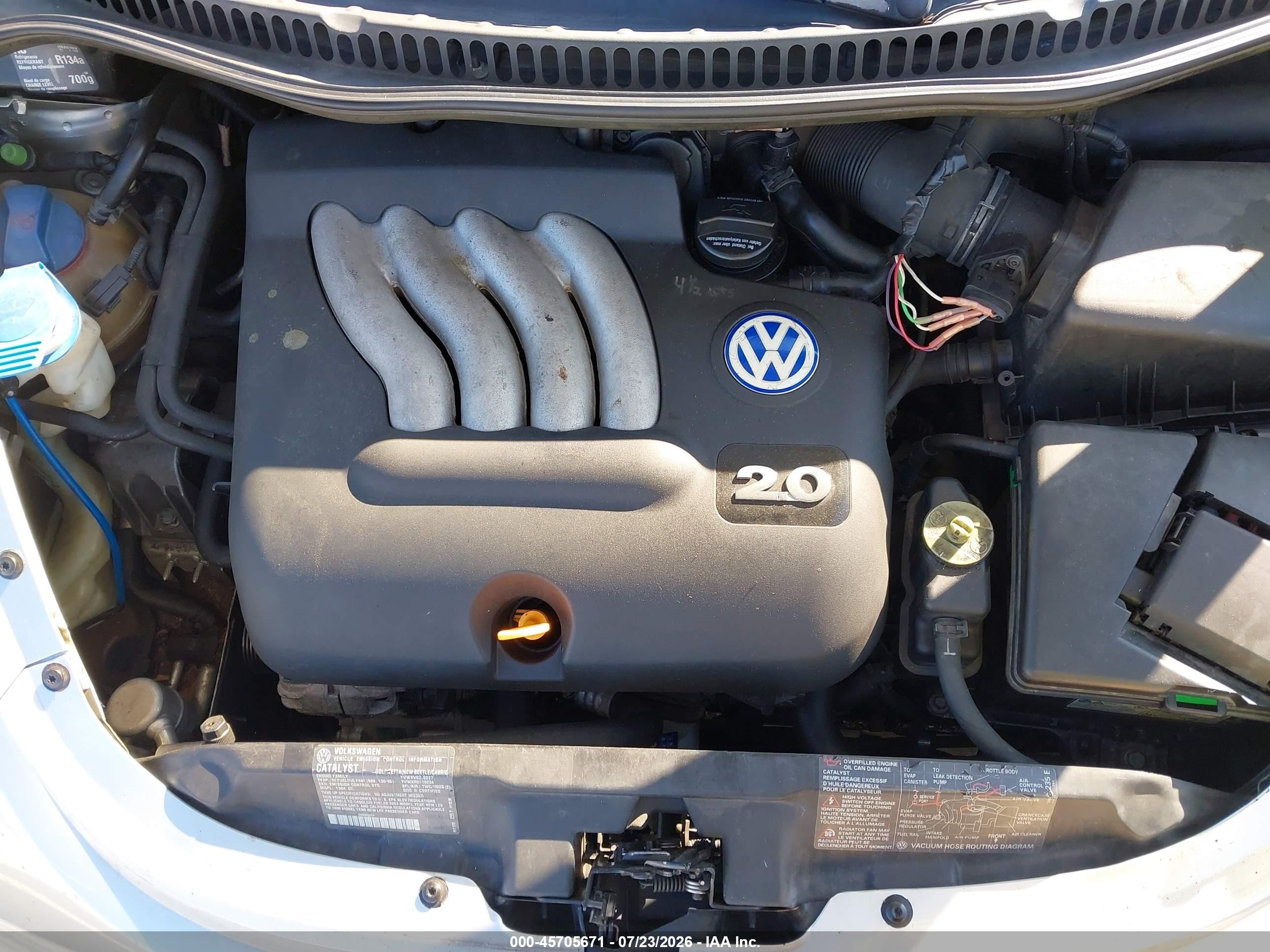 2000 Volkswagen New Beetle Gl Silver vin: 3VWBC21C7YM453722