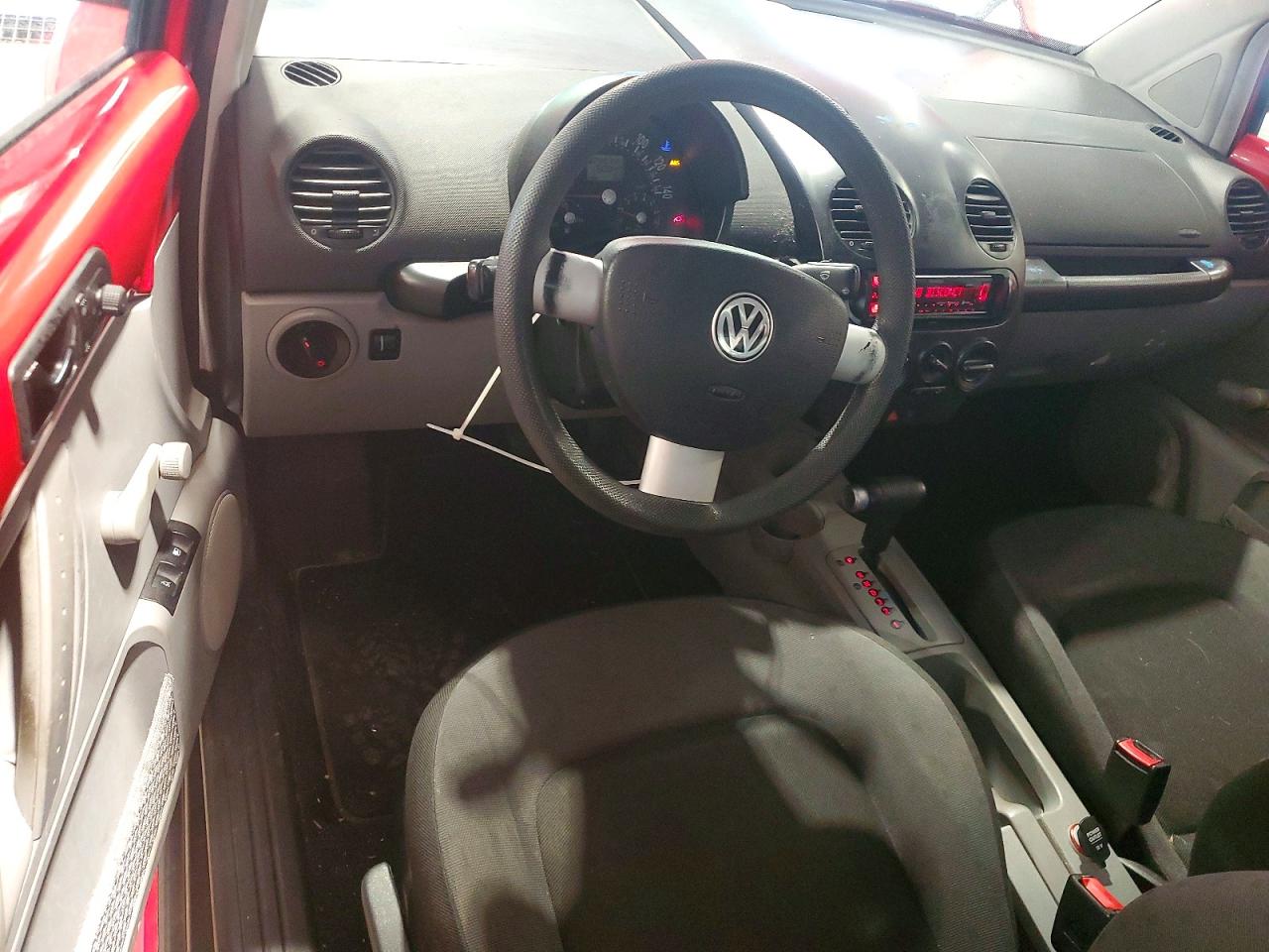 1999 Volkswagen New Beetle Gl Red vin: 3VWBC21C8XM427354