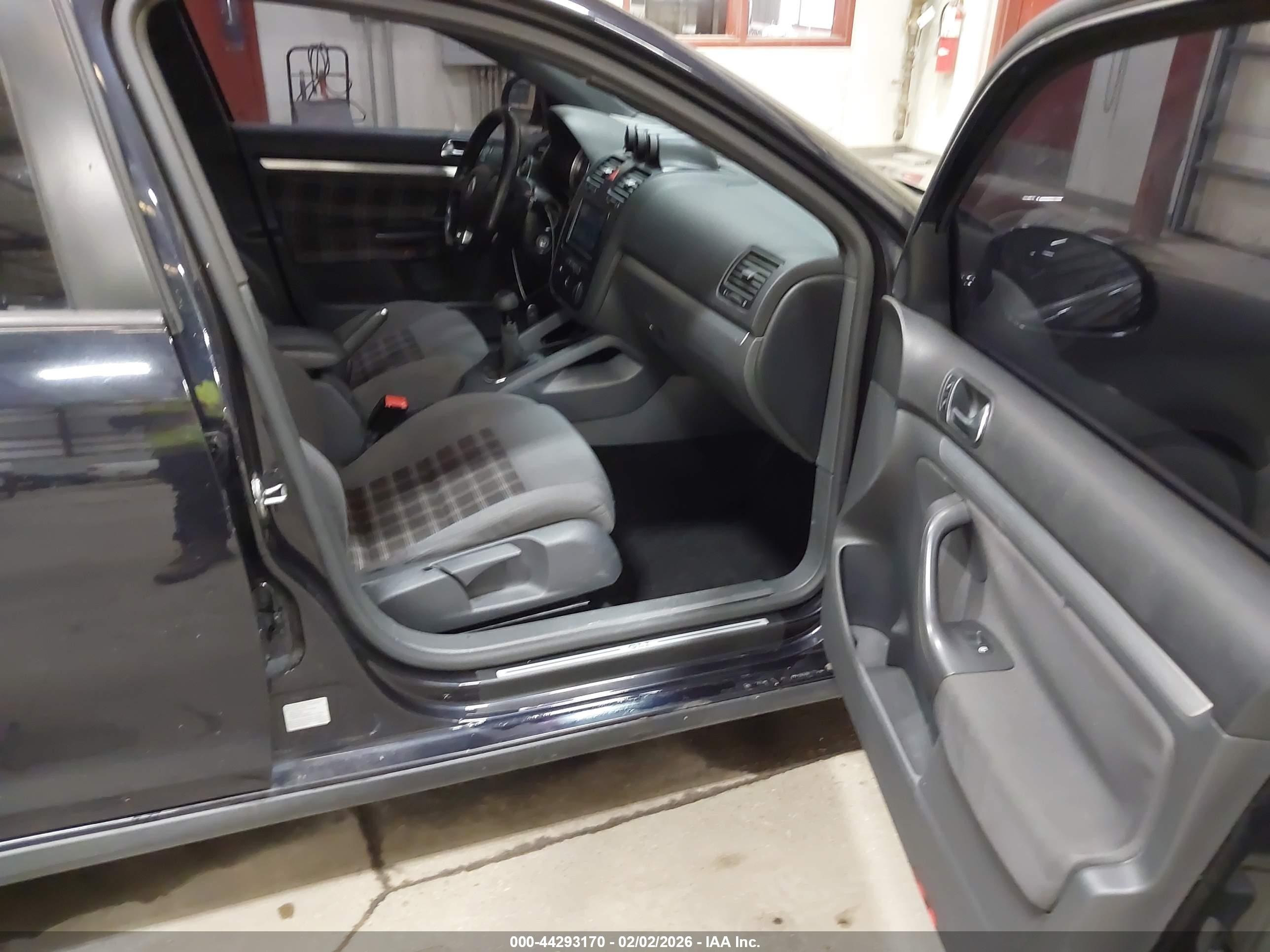 2009 Volkswagen Gli   Черный vin: 3VWBJ71K59M146304