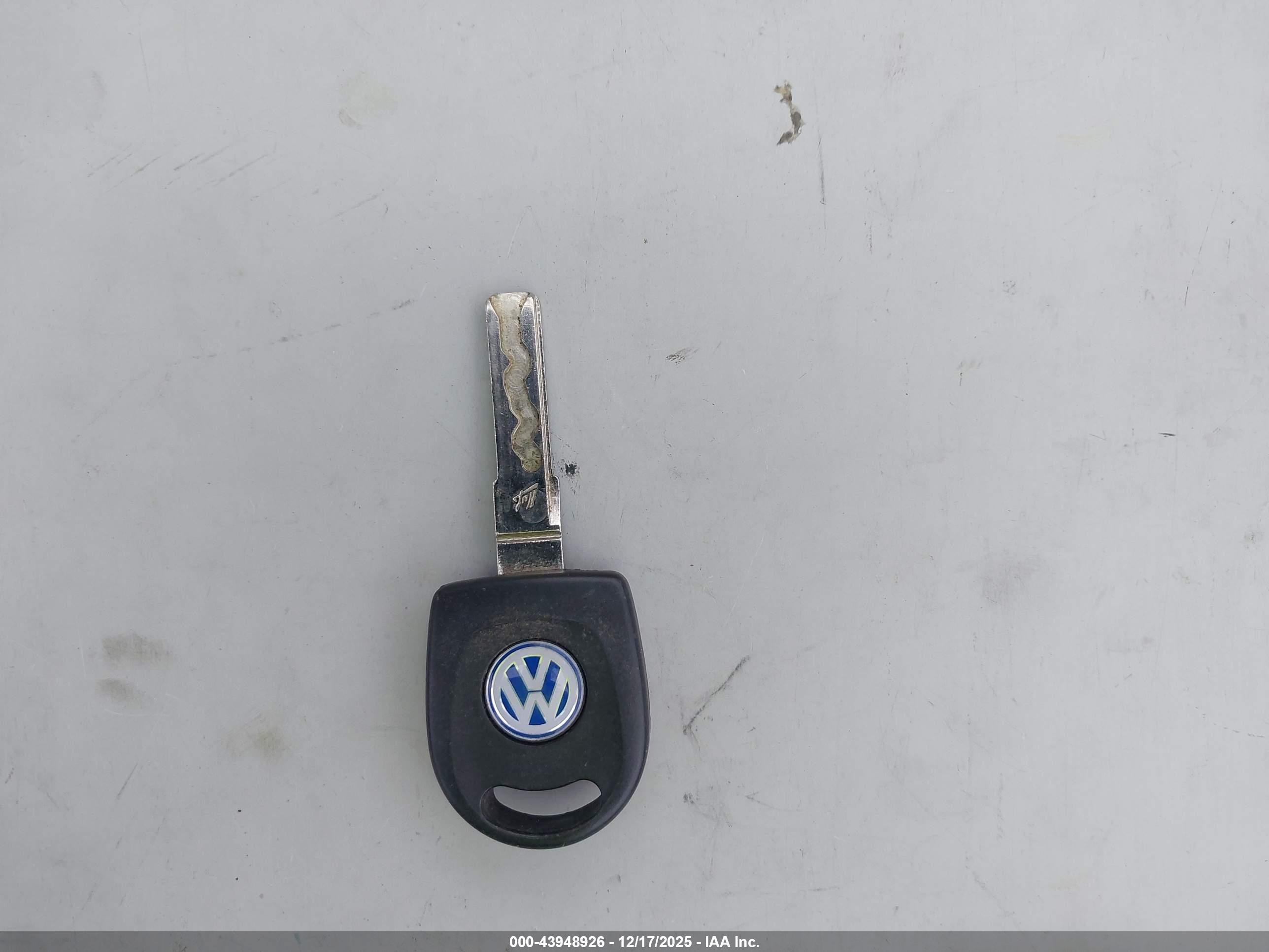 2001 Volkswagen New Beetle Gl Красный vin: 3VWBK21C01M430565