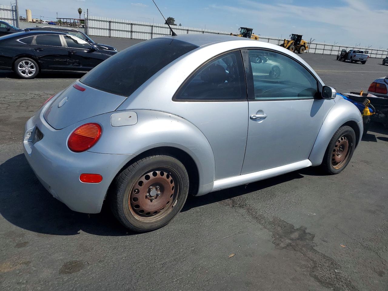 2004 Volkswagen New Beetle Gl Silver vin: 3VWBK21C34M402781