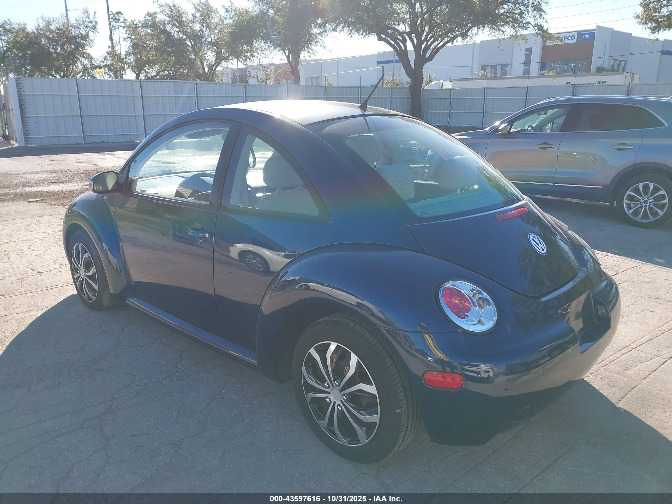 2004 Volkswagen New Beetle Gl Blue vin: 3VWBK21C94M400968