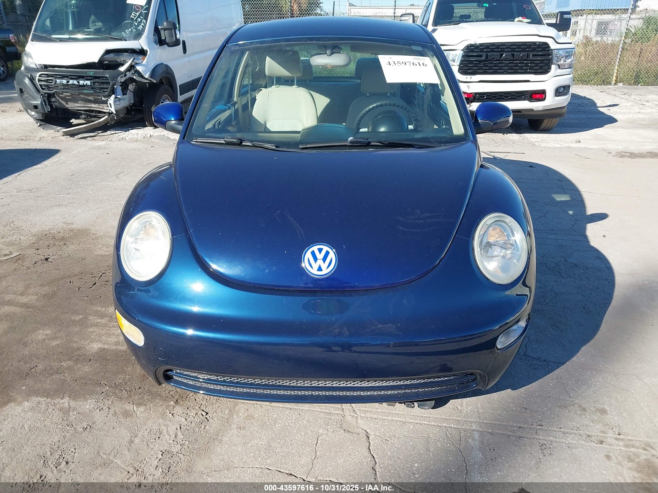 2004 Volkswagen New Beetle Gl Blue vin: 3VWBK21C94M400968
