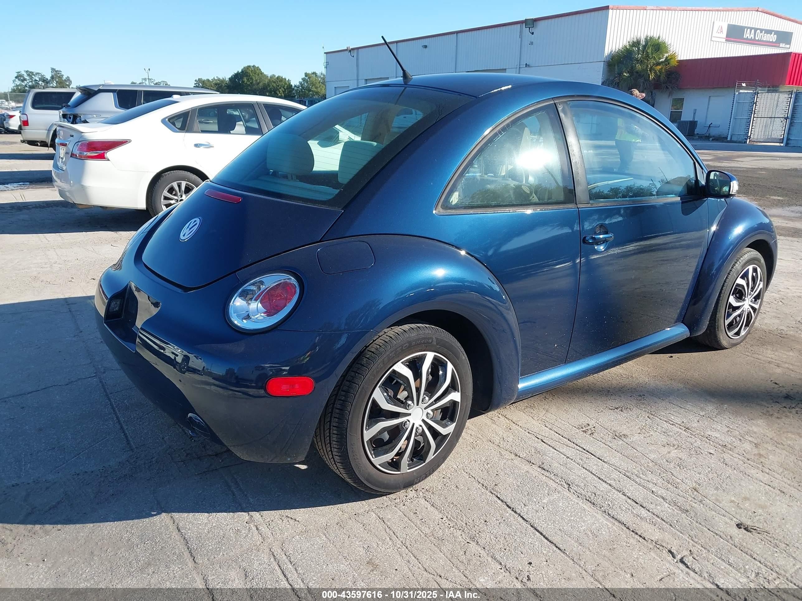 2004 Volkswagen New Beetle Gl Blue vin: 3VWBK21C94M400968