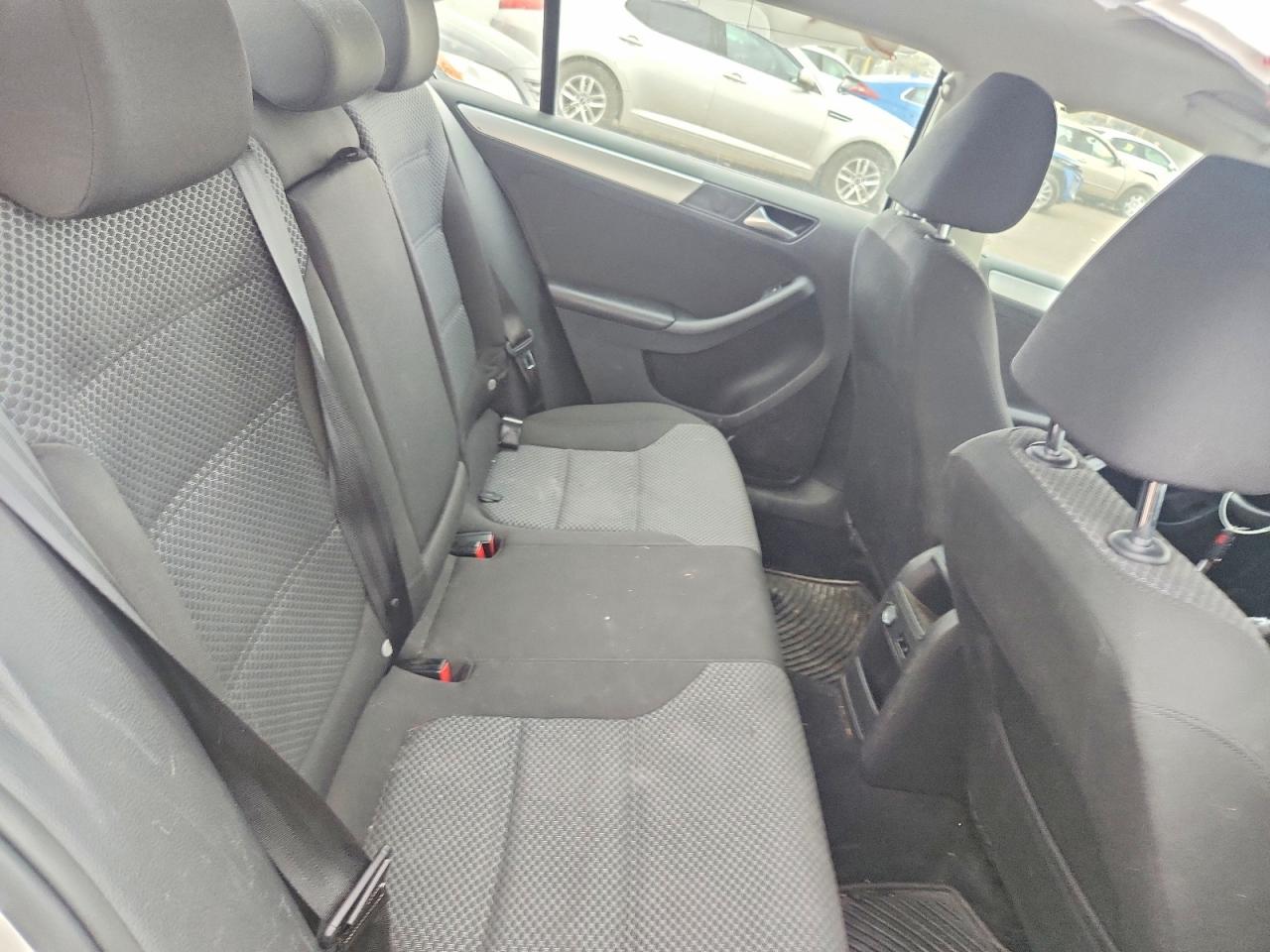 2014 Volkswagen Jetta Se White vin: 3VWBK7AJ5EM352432
