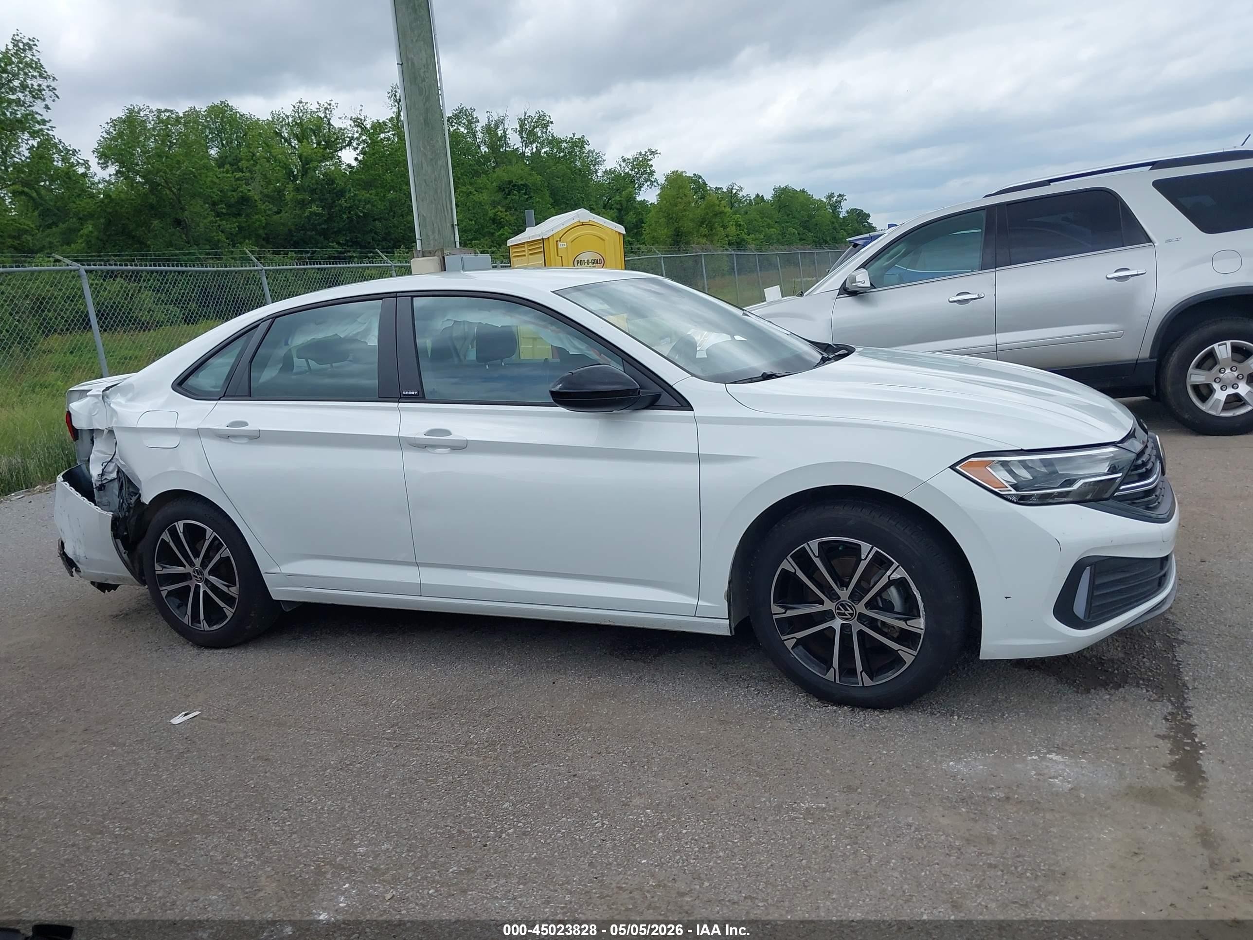 2023 Volkswagen Jetta 1.5t Sport Белый vin: 3VWBM7BU6PM031439