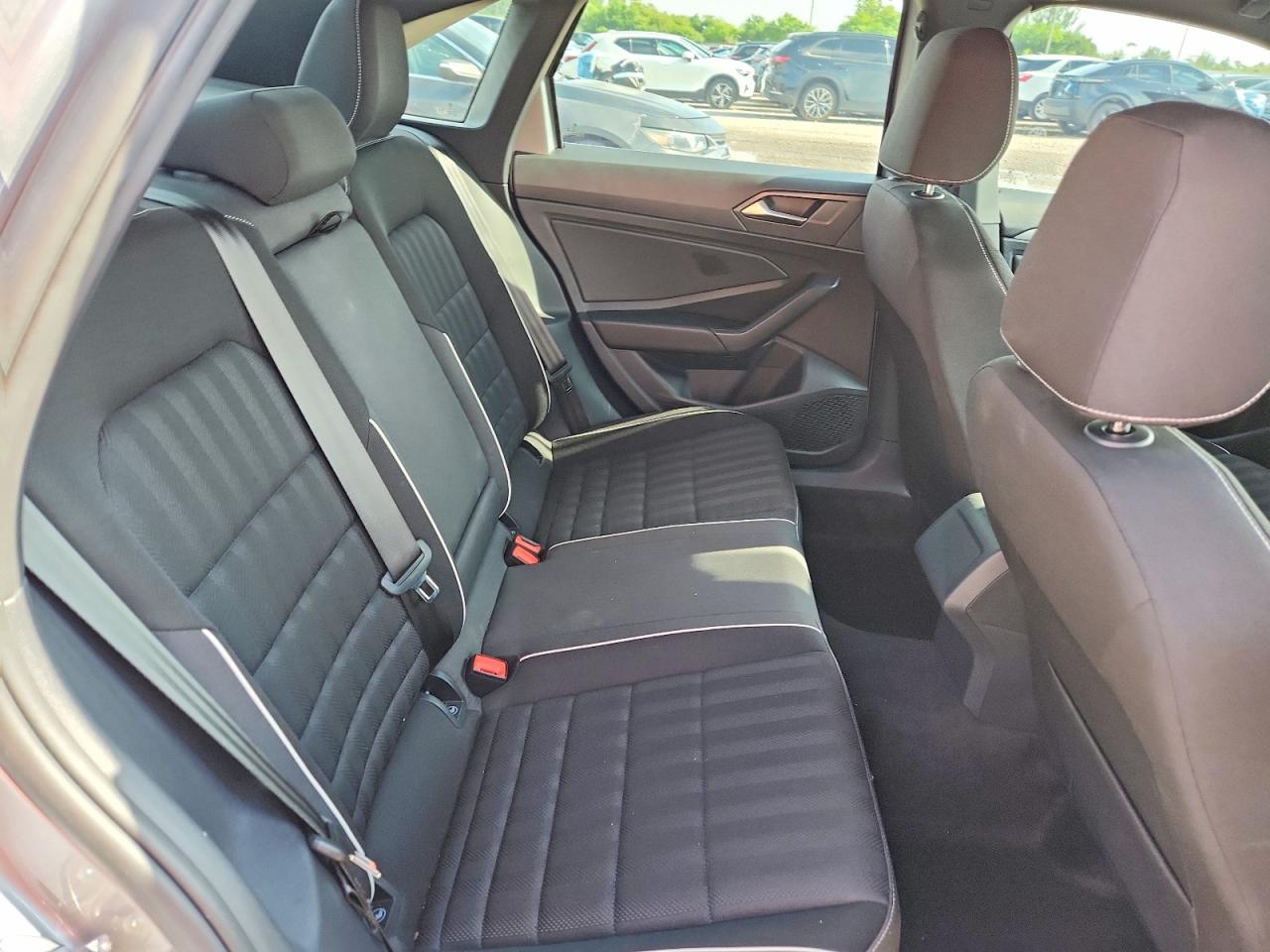 2024 Volkswagen Jetta Sport Silver vin: 3VWBM7BU6RM037275