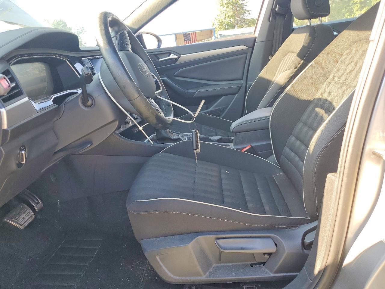2024 Volkswagen Jetta Sport Silver vin: 3VWBM7BU6RM040337