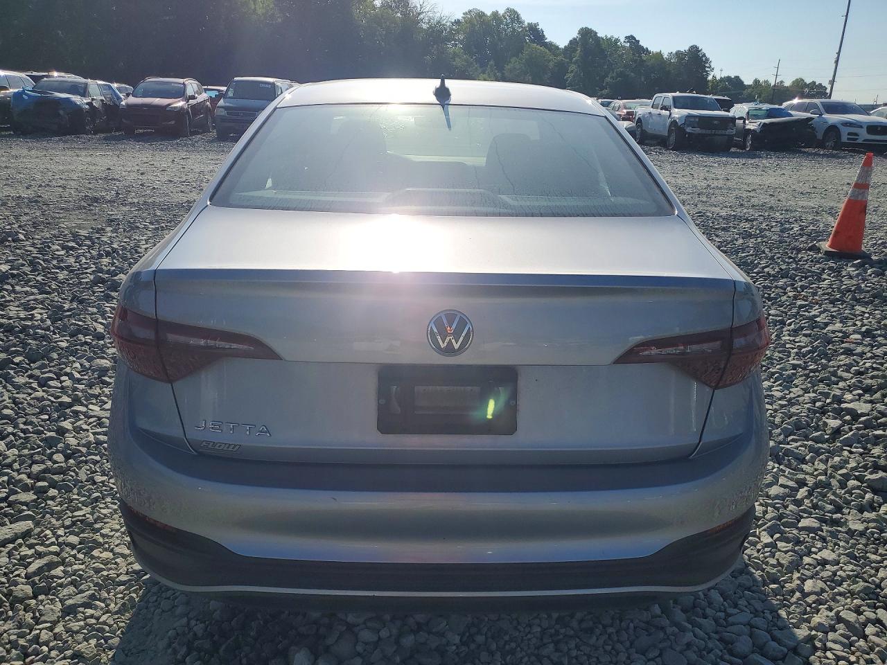 2024 Volkswagen Jetta Sport Silver vin: 3VWBM7BU6RM040337
