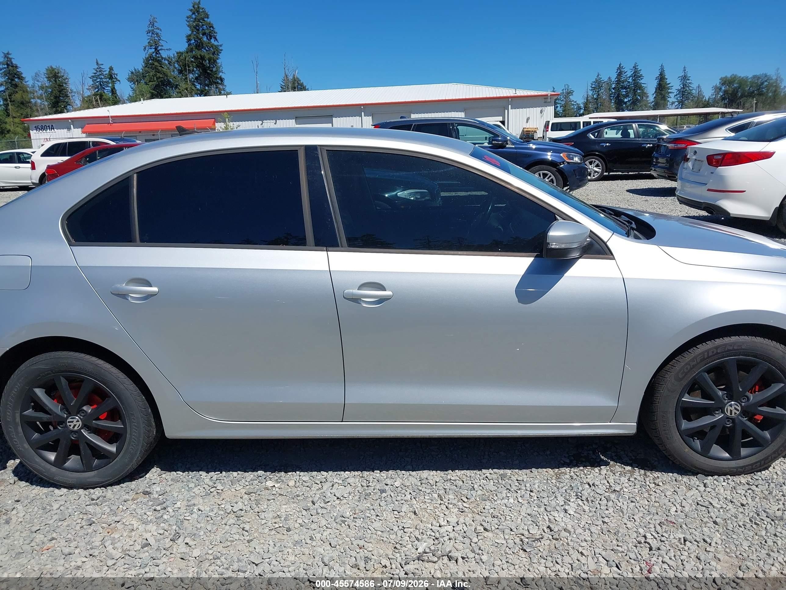 2012 Volkswagen Jetta 2.5l Se Silver vin: 3VWBP7AJ1CM031695